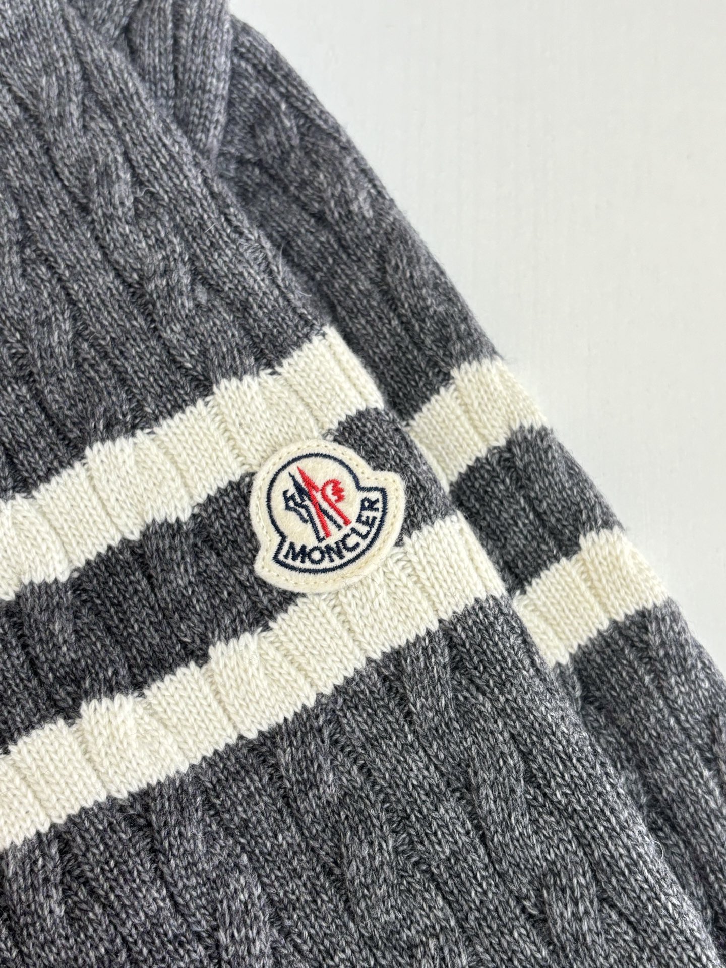 Moncle*/蒙口 FW24立领拉链条纹羊毛拼接羽绒外套Size：S/M/L/XL