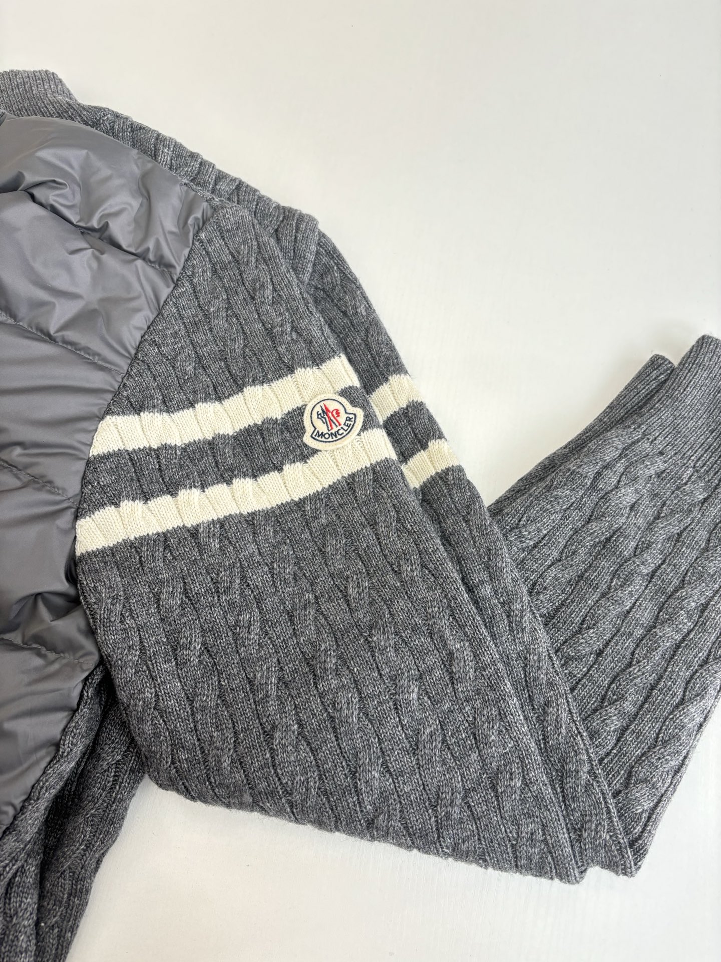 Moncle*/蒙口 FW24立领拉链条纹羊毛拼接羽绒外套Size：S/M/L/XL