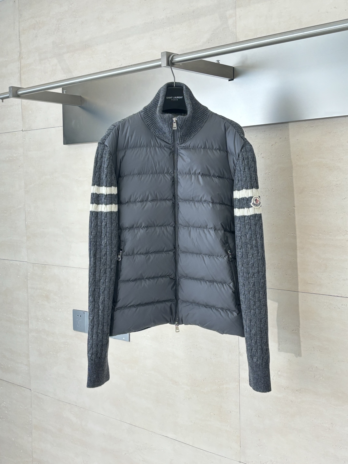 Moncle*/蒙口 FW24立领拉链条纹羊毛拼接羽绒外套Size：S/M/L/XL