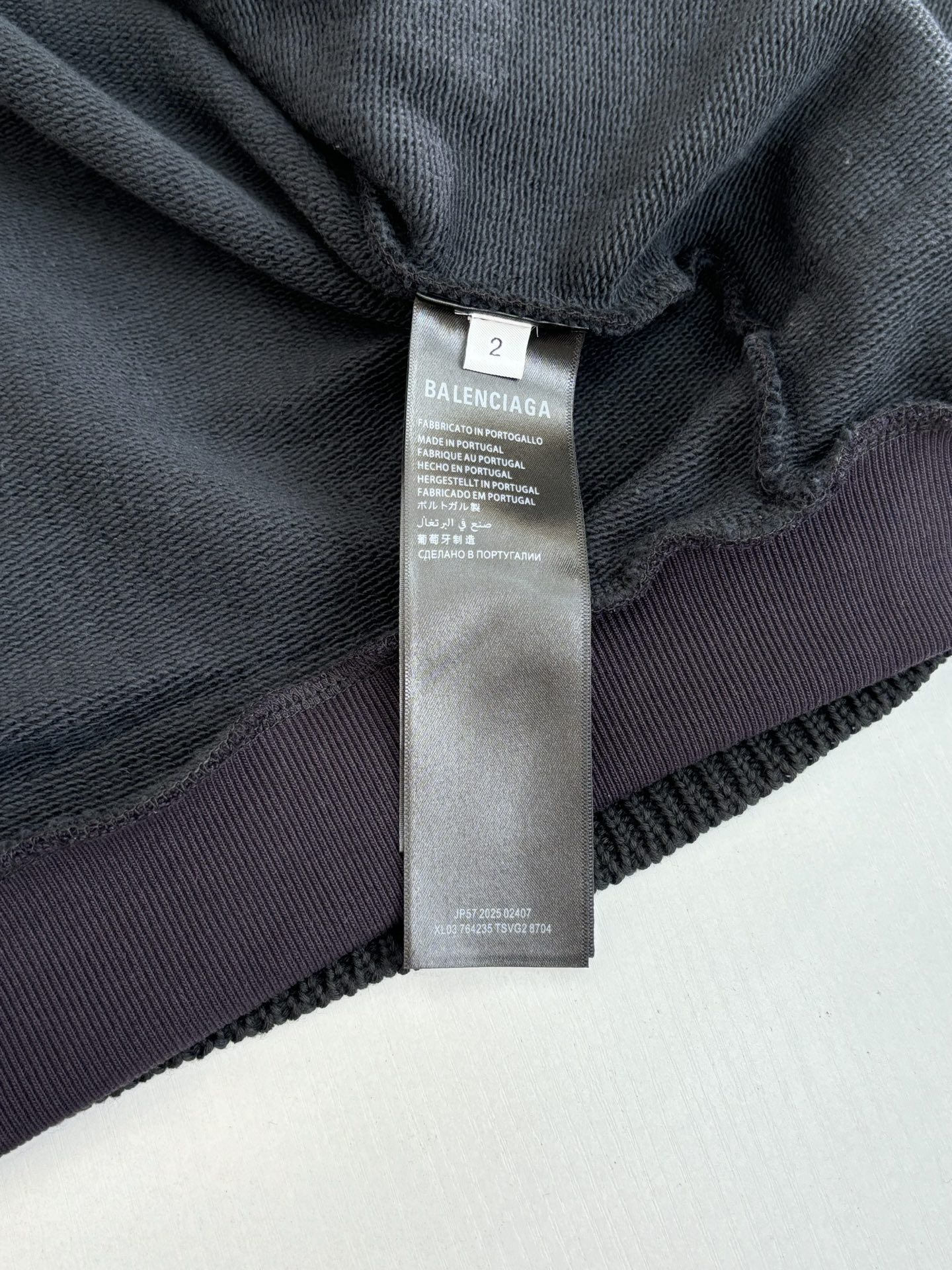 Balenciag*/巴黎Blcg 25SS 假两件拼接拉链开衫毛衣 毛衣的针织主体部分并非市面通用面料