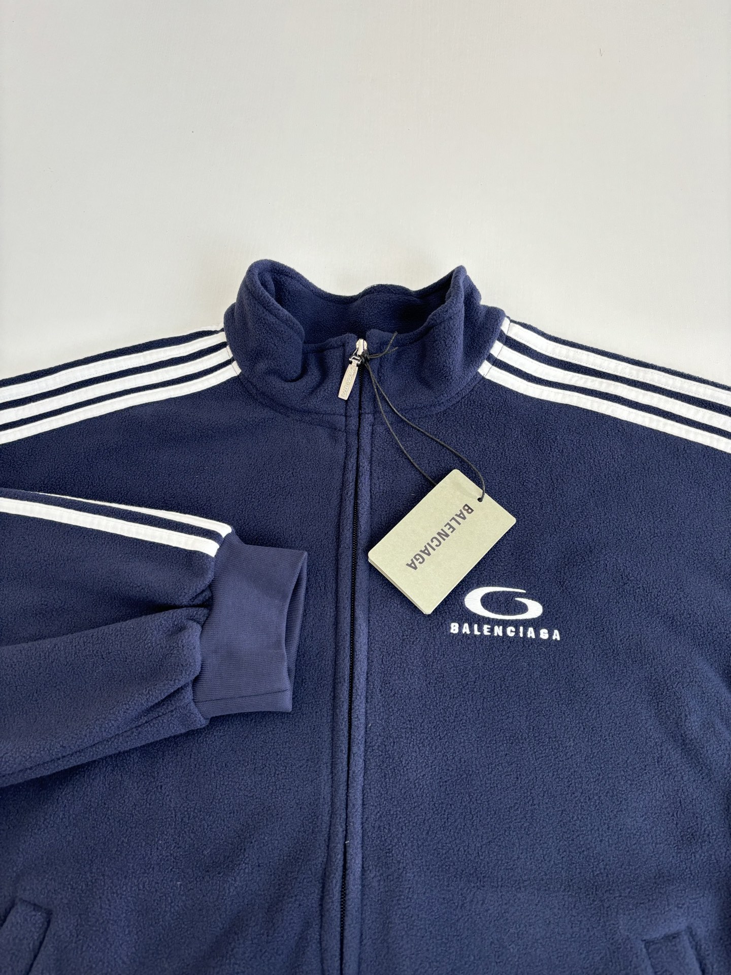 Balenciag*/巴黎Blcg PRE-FALL 25大圆环刺绣摇粒绒外套Size：S/M/L/XL