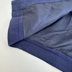 Miu Mi*/缪缪 25FW 法工伐木夹棉外套采用16OZ进口高克重牛仔面料,选用更长绒的优质棉花纺成 Miu Mi*/缪缪 25FW 法工伐木夹棉外套采用16OZ进口高克重牛仔面料,选用更长绒的优质棉花纺成