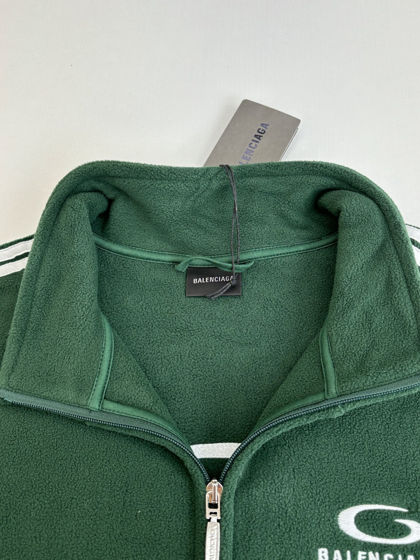 P255
Balenciag*/巴黎Blcg PRE-FALL 25大圆环刺绣摇粒绒外套

Size：S/M/L/XL