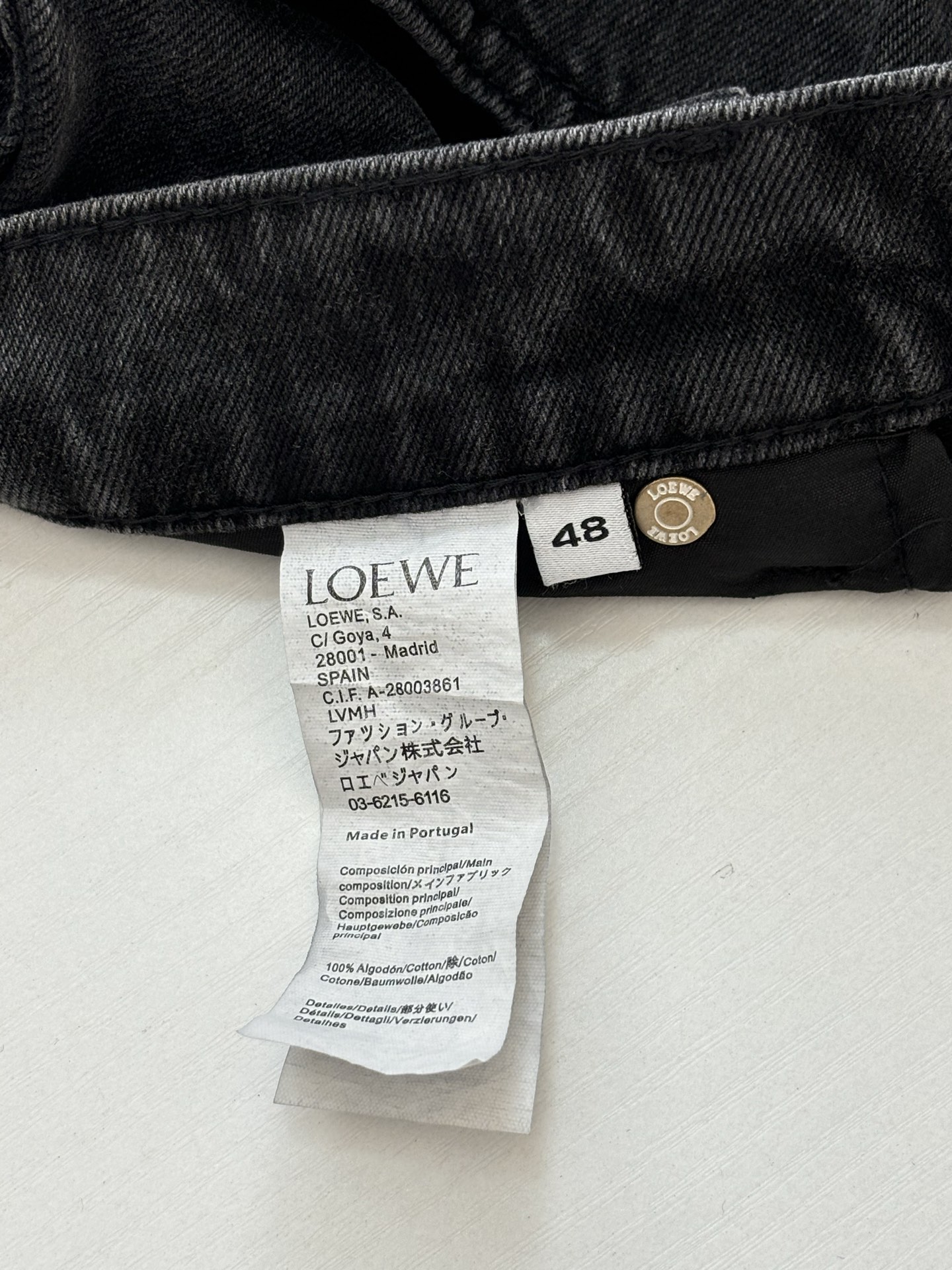 。（现货）Loew*/罗意威 刺绣洗水做旧牛仔长裤面料采用12盎7*7斜纹牛仔面料，成衣洗水后克重约为4