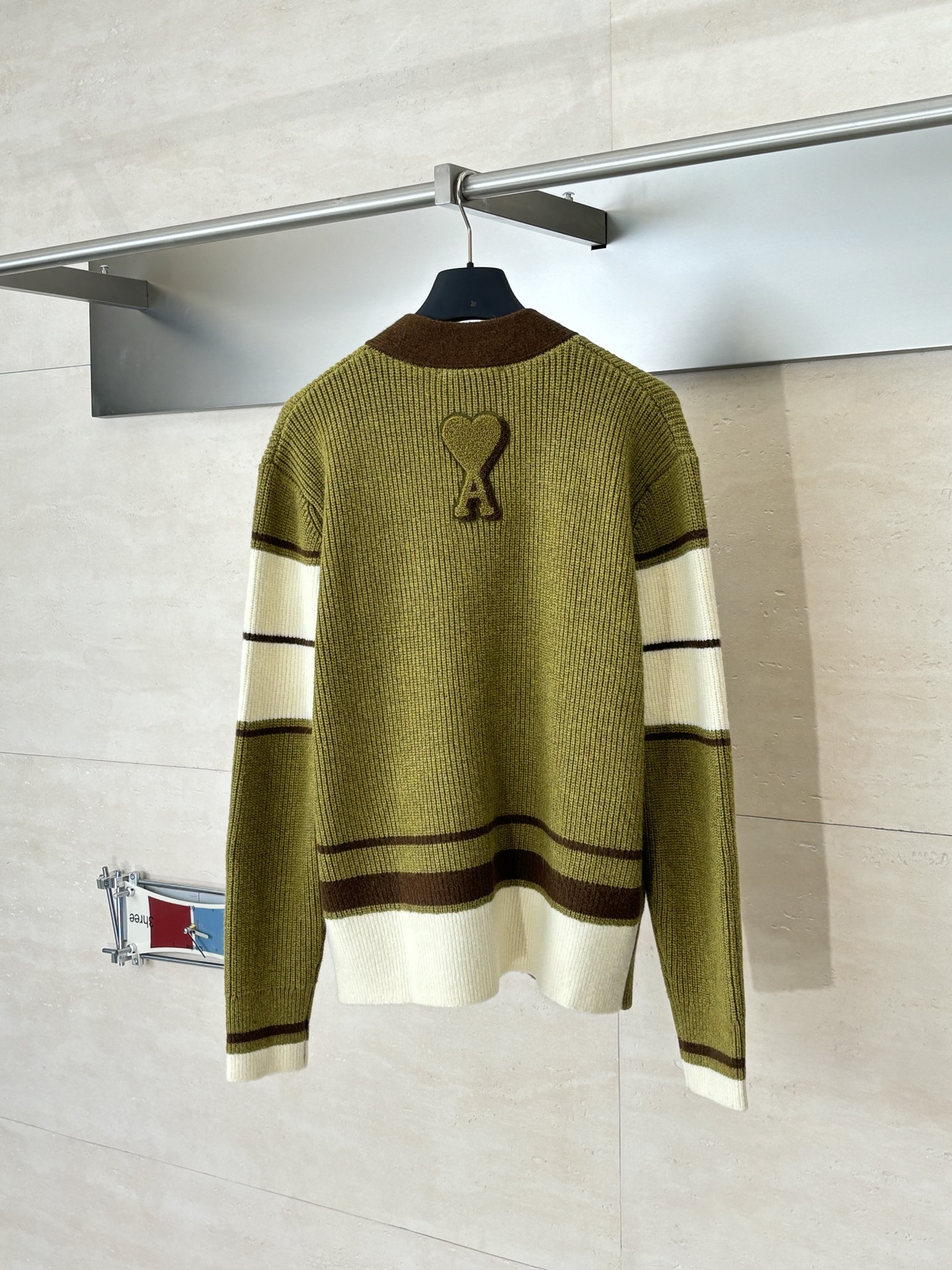 P295
Ami 爱心毛巾绣V领条纹针织开衫

Size：S/M/L/XL