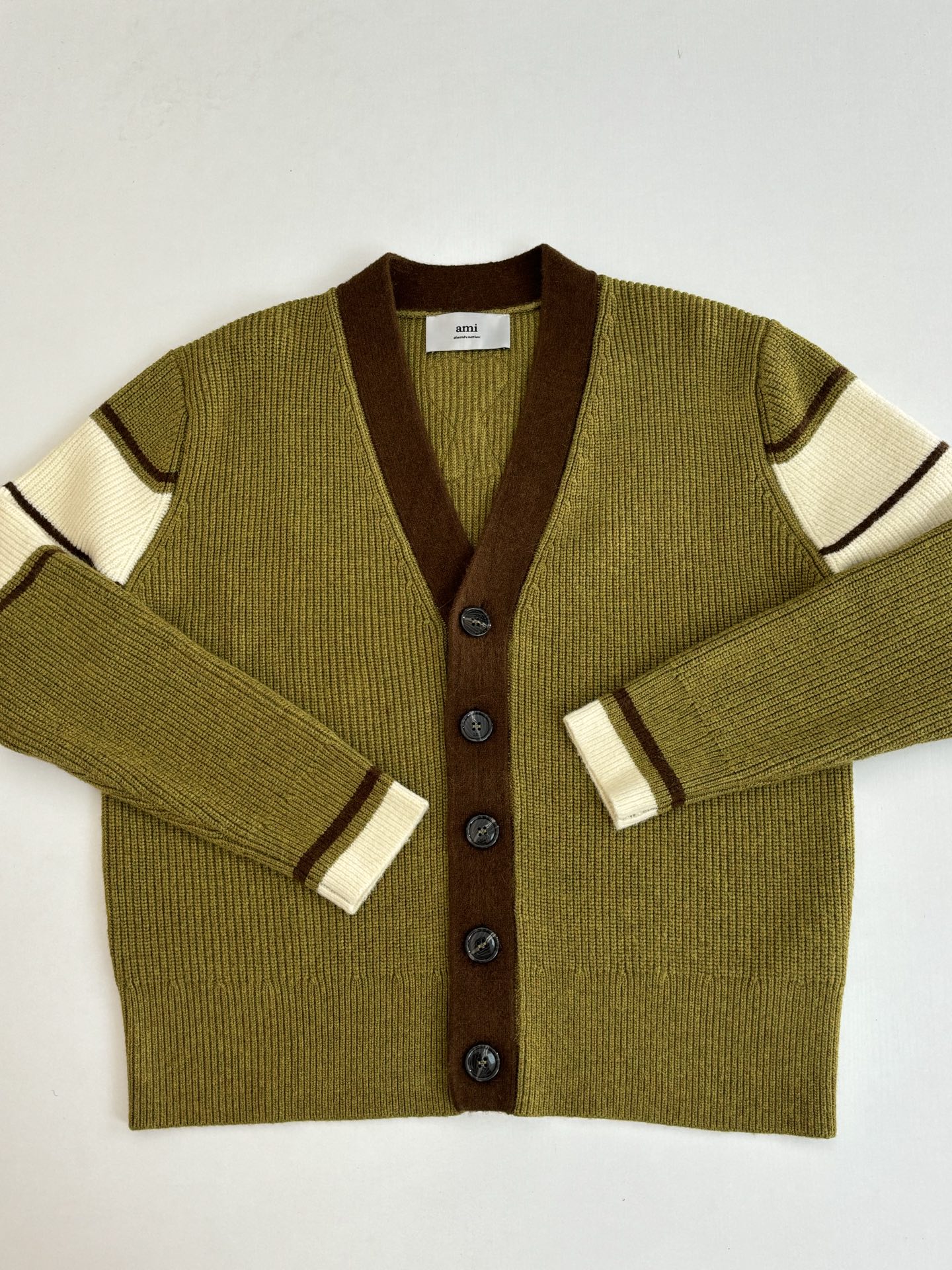 P295
Ami 爱心毛巾绣V领条纹针织开衫

Size：S/M/L/XL