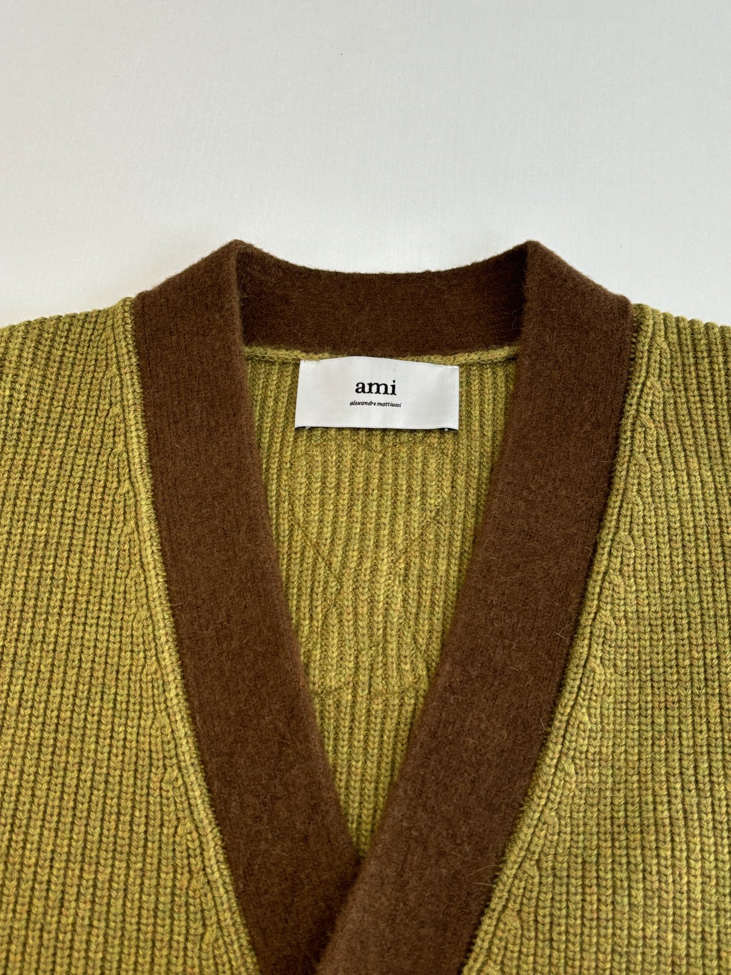 P295
Ami 爱心毛巾绣V领条纹针织开衫

Size：S/M/L/XL