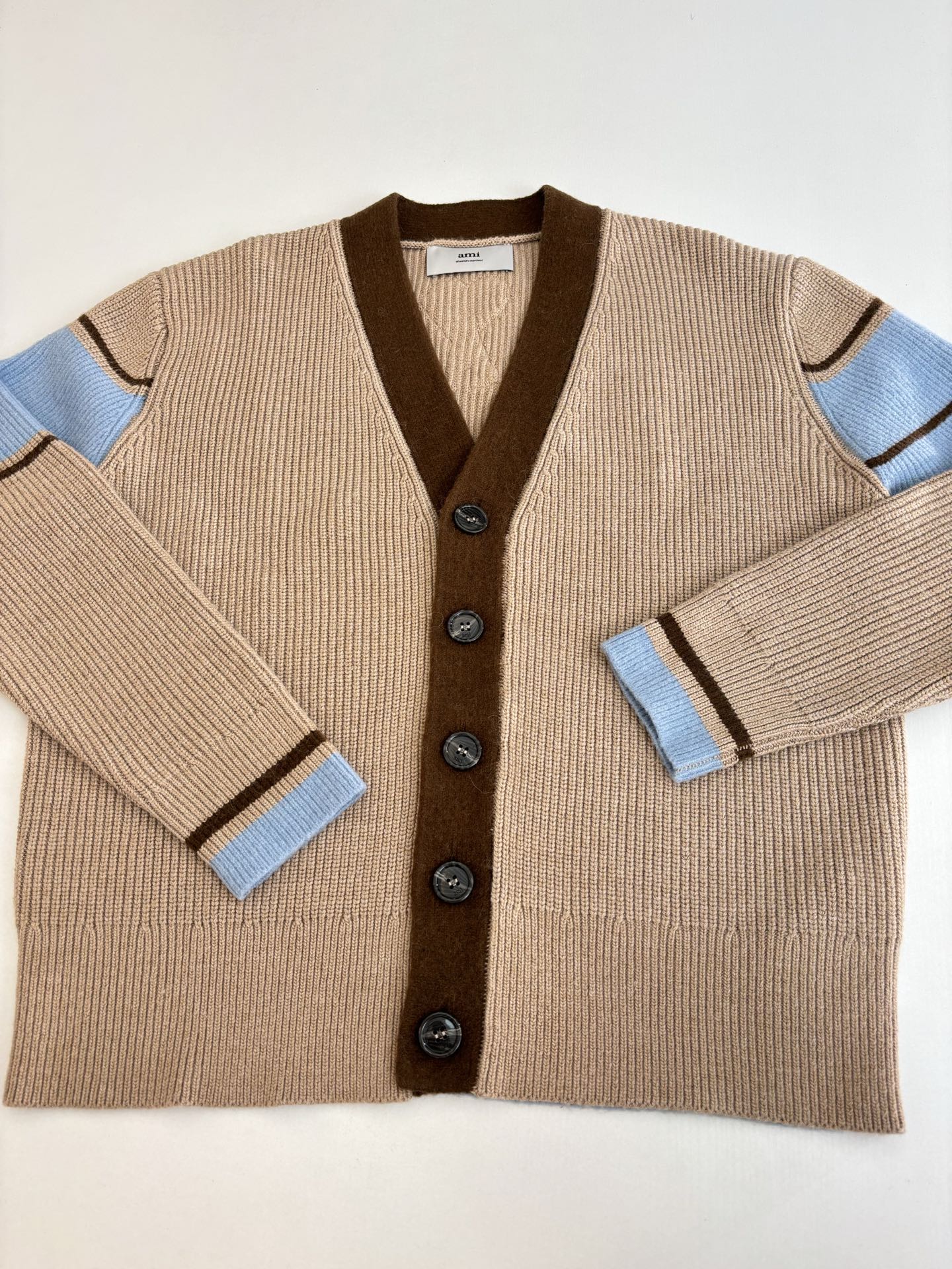 P295
Ami 爱心毛巾绣V领条纹针织开衫

Size：S/M/L/XL