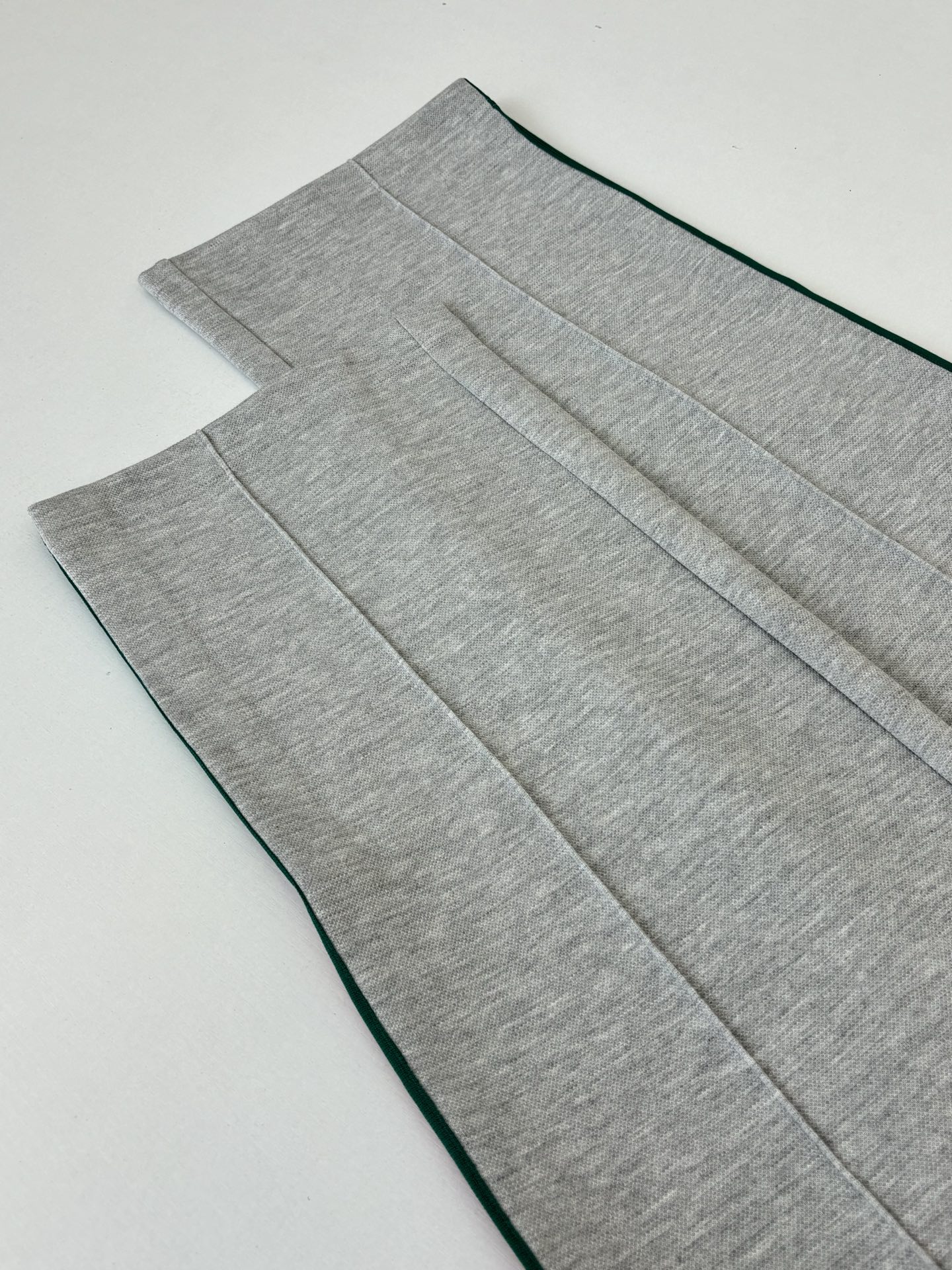 P208
Gucc*/古驰 SS25 棉质红绿撞色织带套装棉质休闲长裤

Size：S/M/L/XL