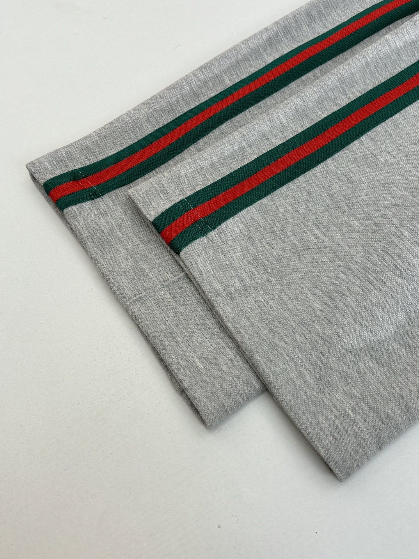 P208
Gucc*/古驰 SS25 棉质红绿撞色织带套装棉质休闲长裤

Size：S/M/L/XL