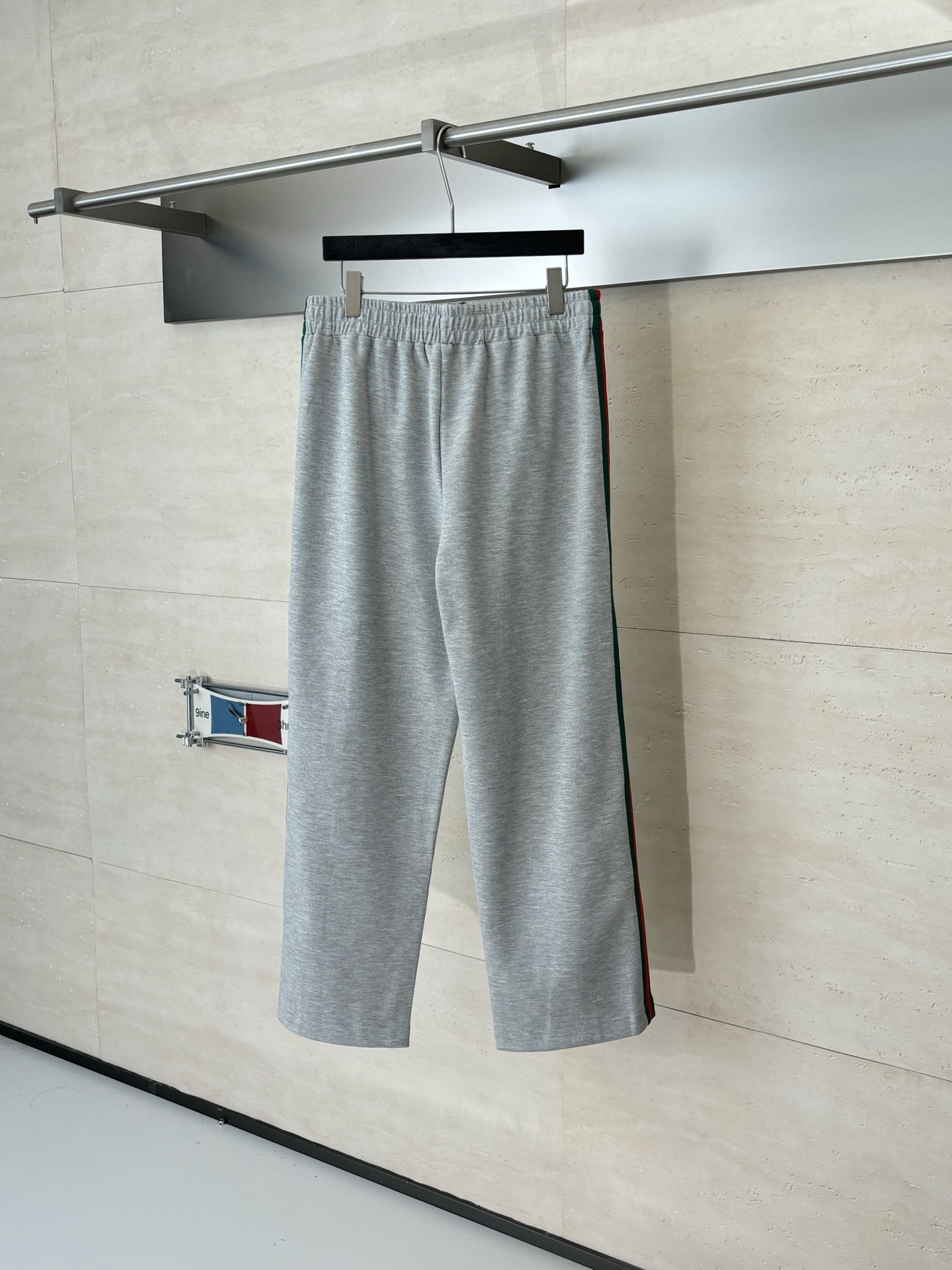 P208
Gucc*/古驰 SS25 棉质红绿撞色织带套装棉质休闲长裤

Size：S/M/L/XL