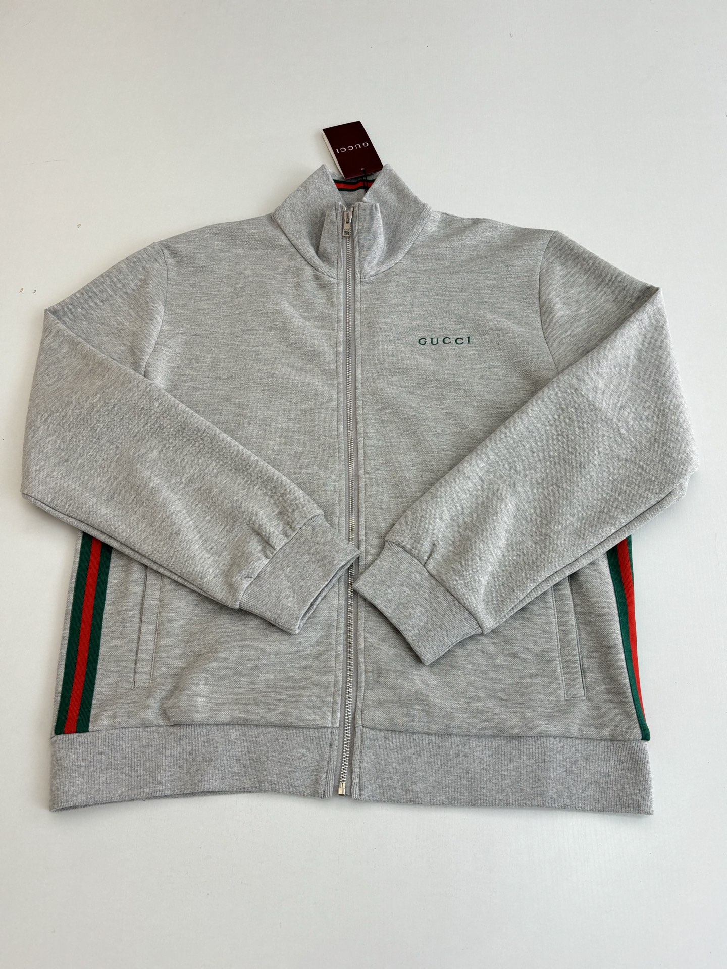 P238
Gucc*/古驰 SS25 棉质红绿撞色织带套装高领拉链夹克外套

Size：S/M/L/XL