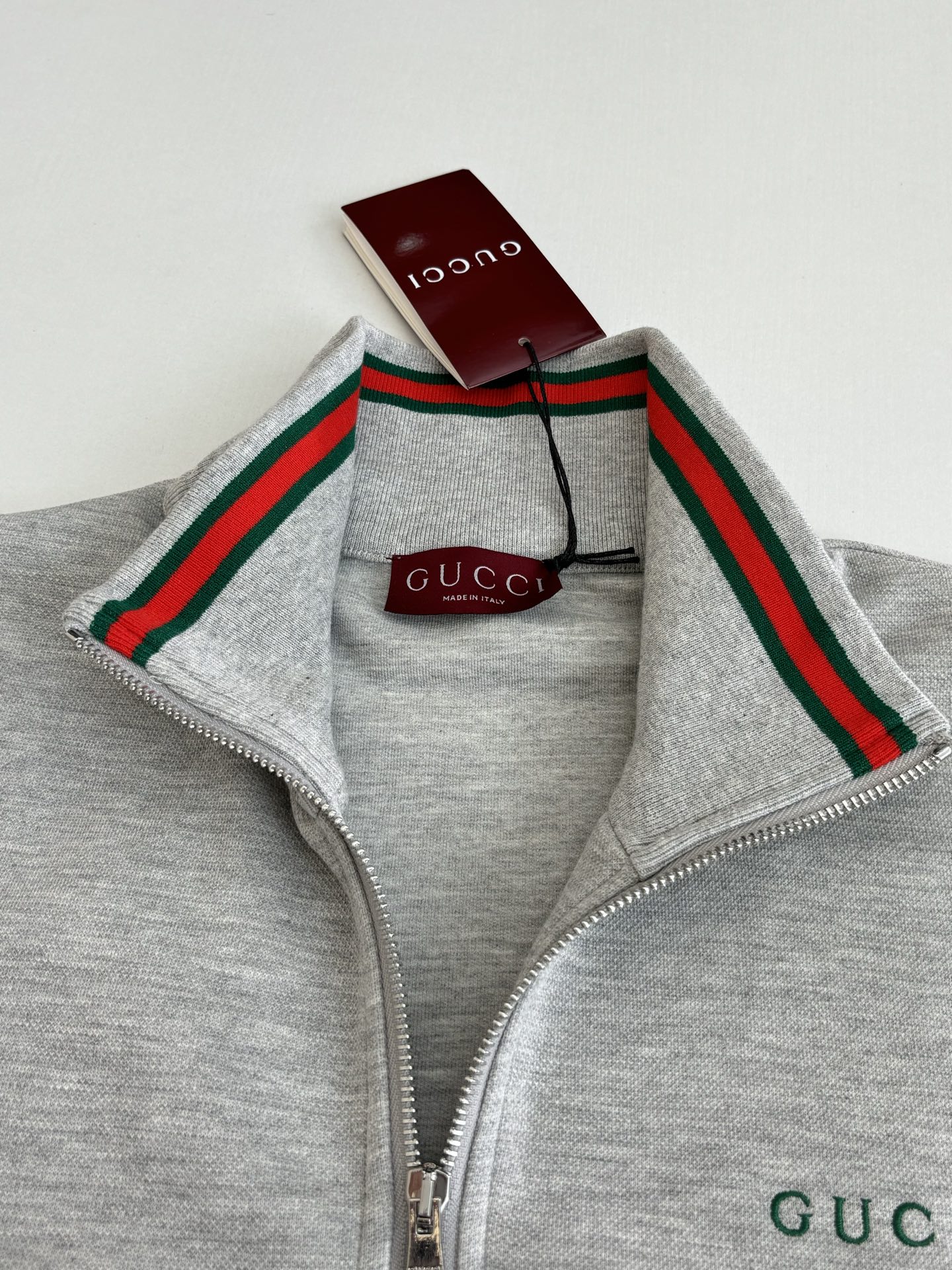 P238
Gucc*/古驰 SS25 棉质红绿撞色织带套装高领拉链夹克外套

Size：S/M/L/XL