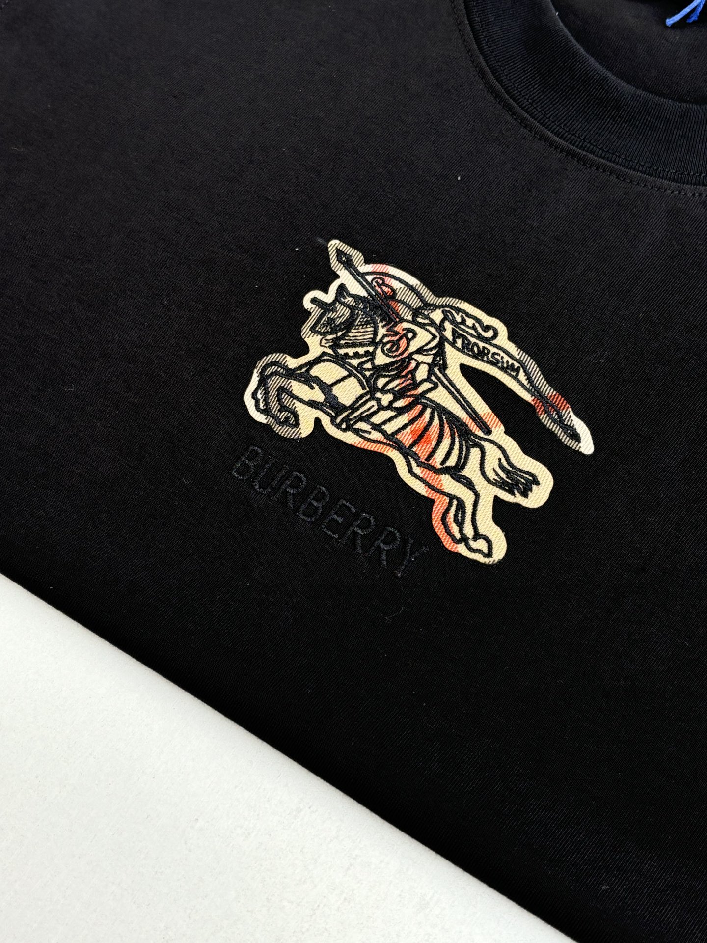 Burberry Burberr*/巴宝莉 FW25 马术骑士格纹绣花短袖T恤