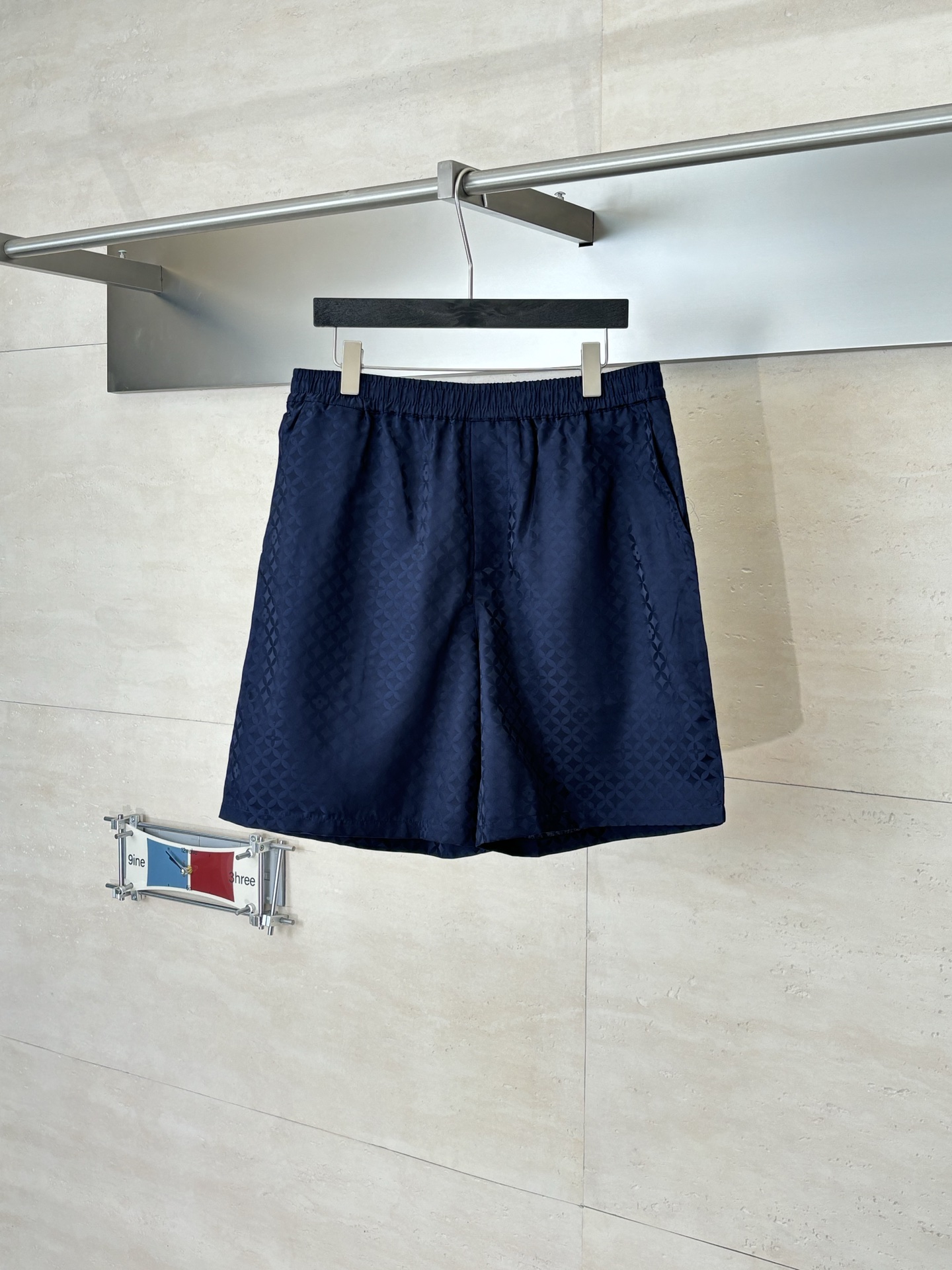 NO:685110,1V/Louis FW25 Nigo joint Monogram dark pattern jacquard suit shorts SizeS/M/L/XL,,louis vuitton,shorts,198609091V/路易 FW25 Nigo联名Monogram暗纹提花套装短裤 SizeS/M/L/XL,,louis vuitton,shorts,,Men's clothing