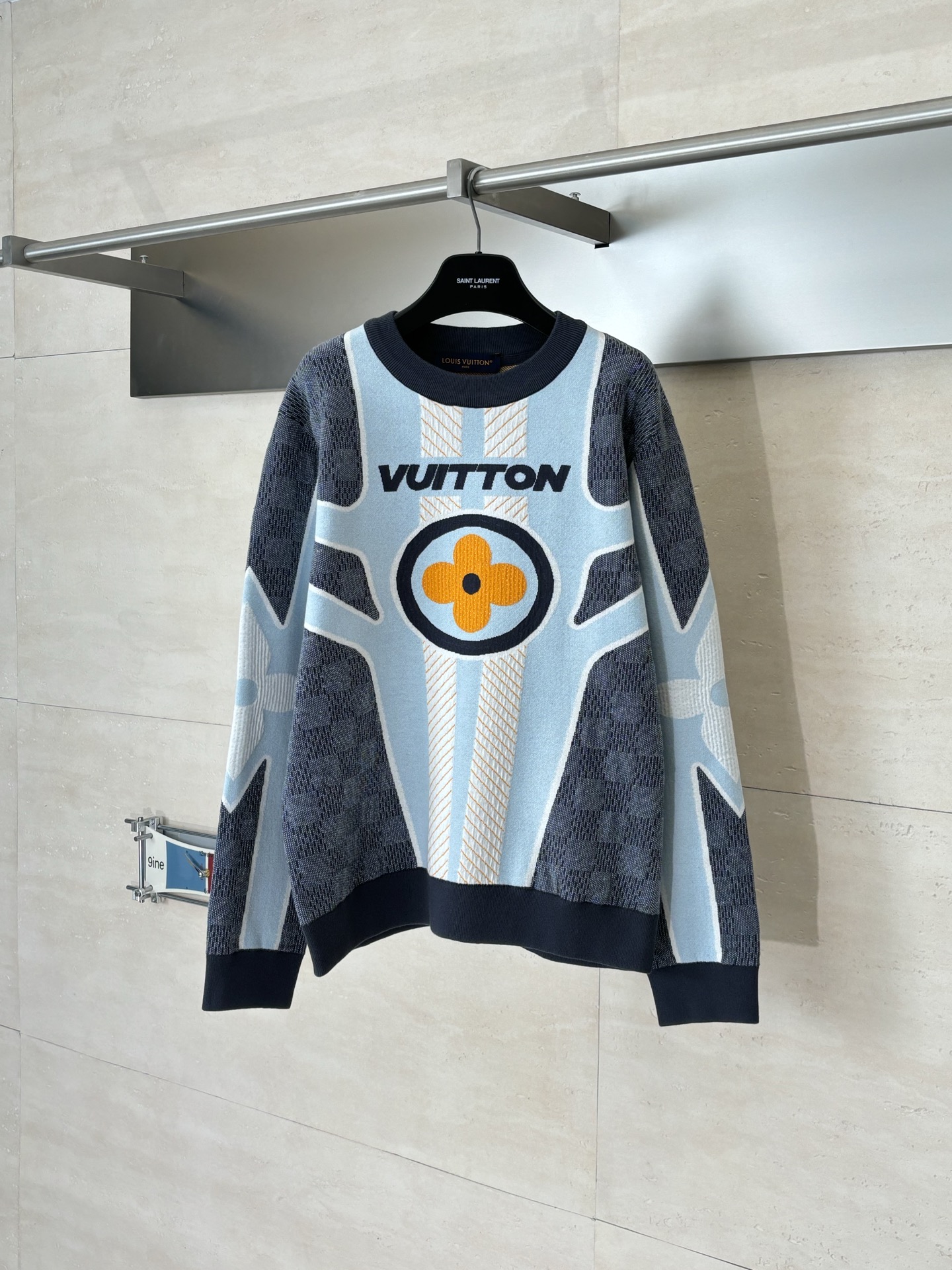 P305 1V/Louis FW25 Jersey de punto con cuello redondo acolchado en jacquard con trébol de cuatro hojas Ski series Talla…