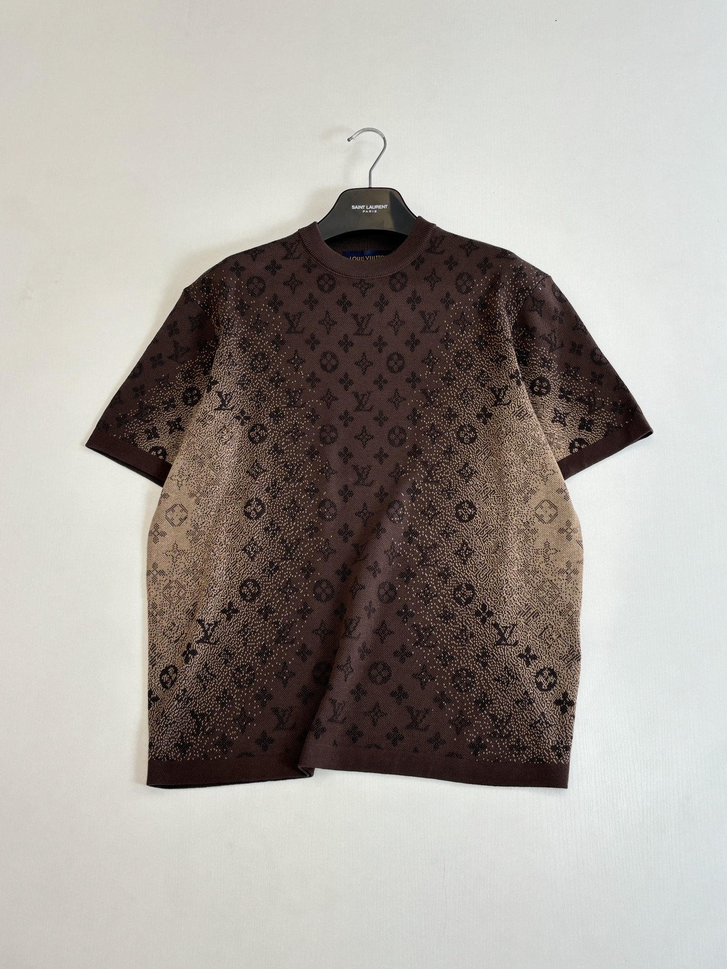 。1V/路易 SS26 渐变monogram提花圆领针织短袖T恤Size：S/M/L/XL
