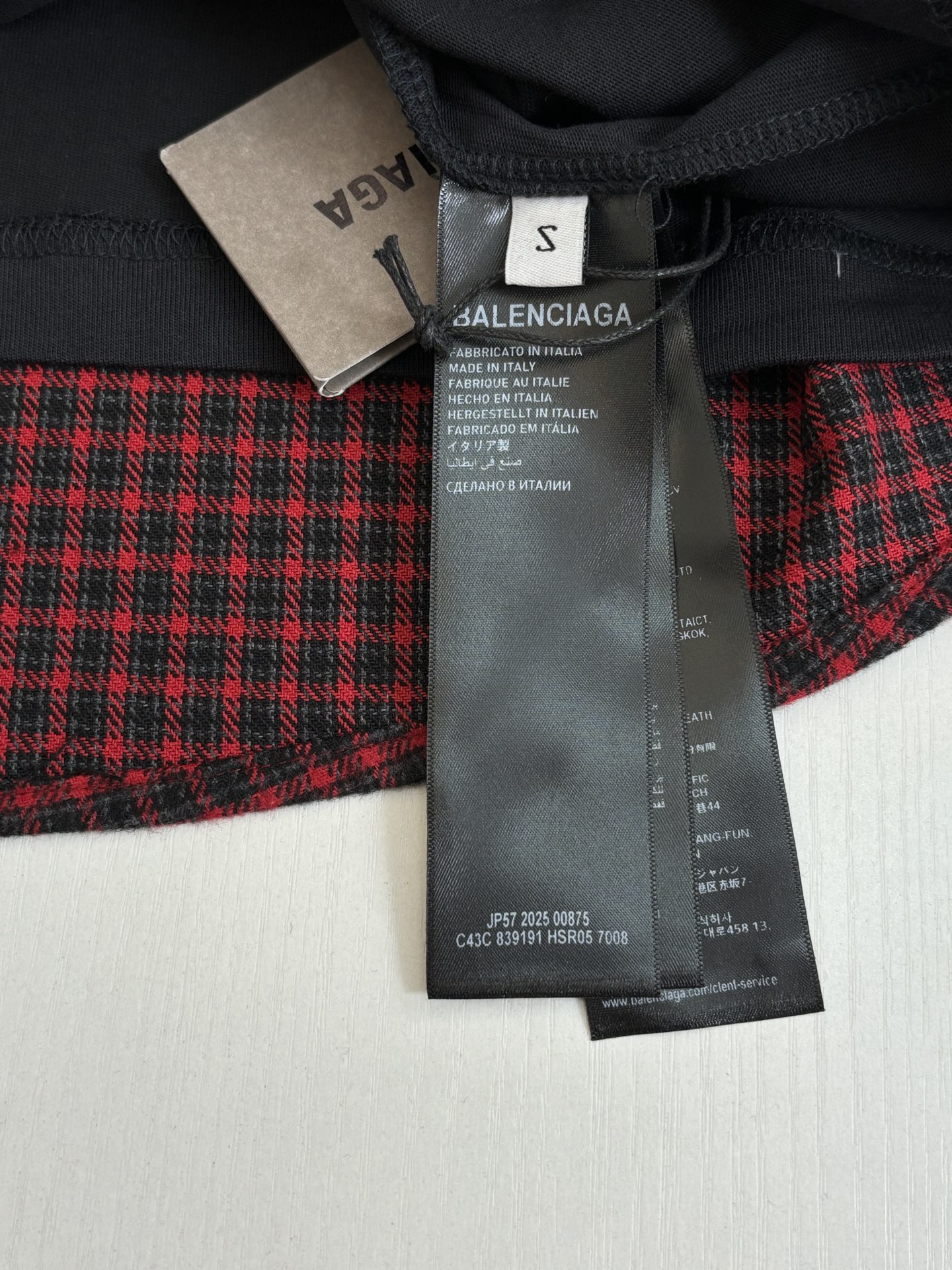 。Balenciag*/巴黎Blcg 早春新款 格纹拼接长袖衬衫红黑格纹+黑色运动剪裁 棉涤混纺材质，易