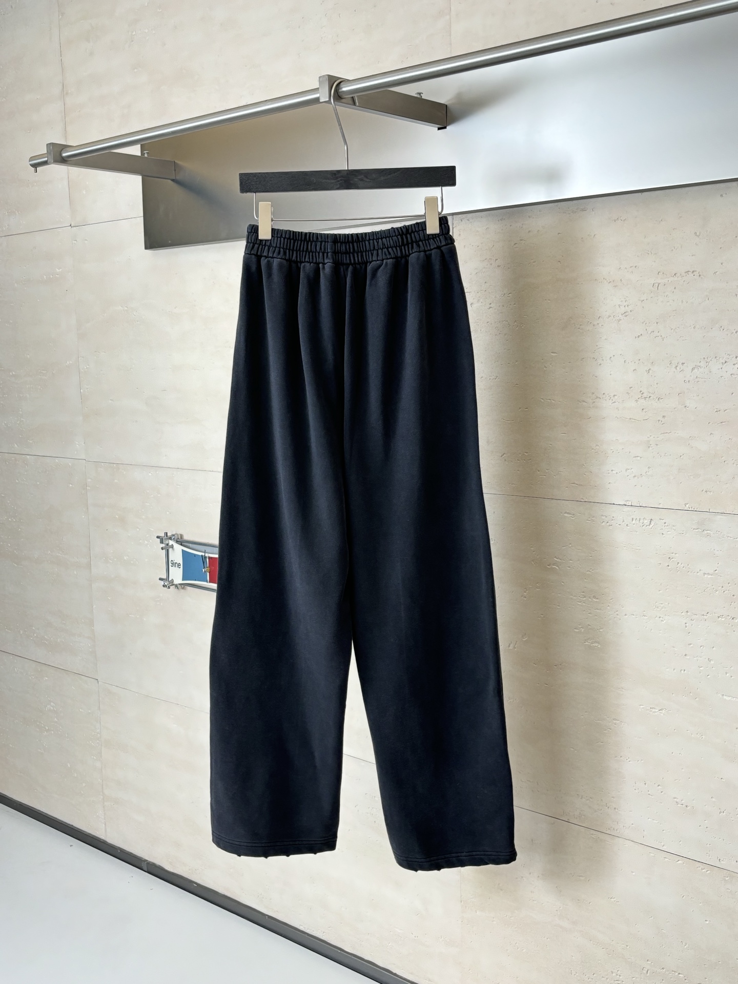 。Balenciag*/巴黎3B FOOTBALL BAGGY干绒面料字母刺绣纯棉松紧腰直筒运动裤800