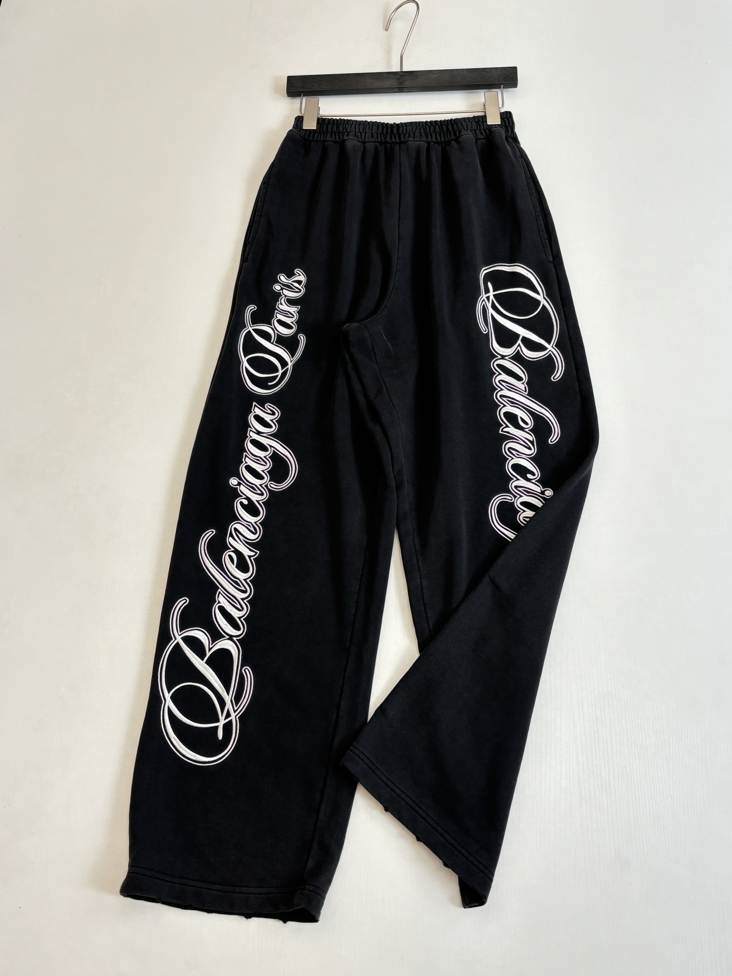 。Balenciag*/巴黎3B FOOTBALL BAGGY干绒面料字母刺绣纯棉松紧腰直筒运动裤800