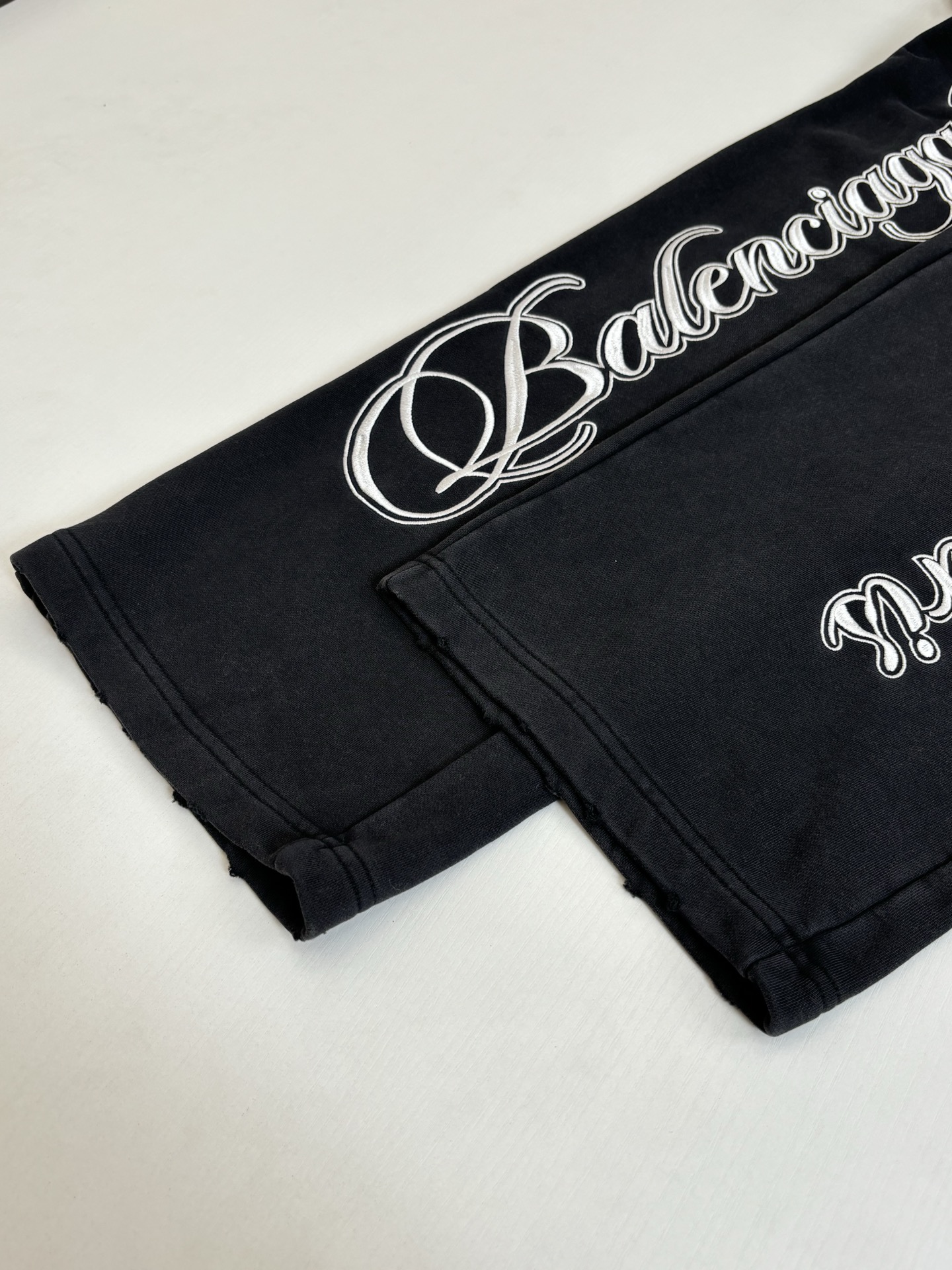 。Balenciag*/巴黎3B FOOTBALL BAGGY干绒面料字母刺绣纯棉松紧腰直筒运动裤800