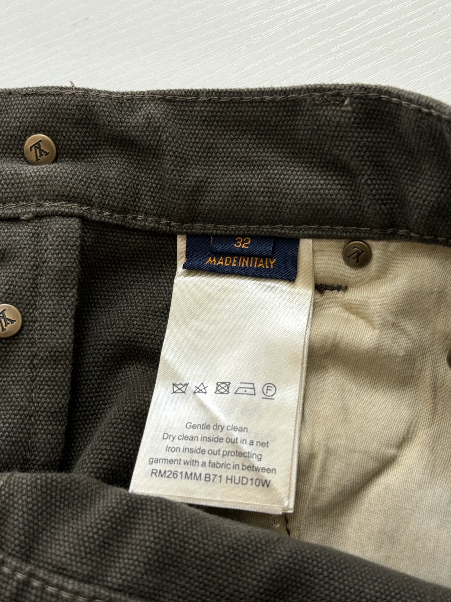 。1V/路易 FW25 monogram蜡面翻边满印帆布牛仔裤Size：30/32/34/36