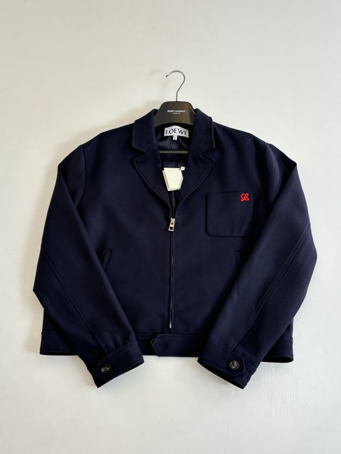。Loew*/罗意威 SS26 早春新品西装领设计短款夹克外套Size：S/M/L/XL