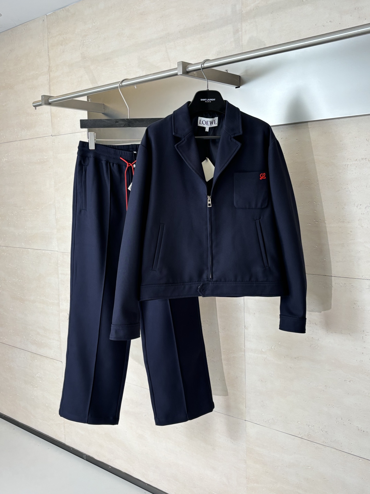 。Loew*/罗意威 SS26 早春新品西装领设计短款夹克外套Size：S/M/L/XL
