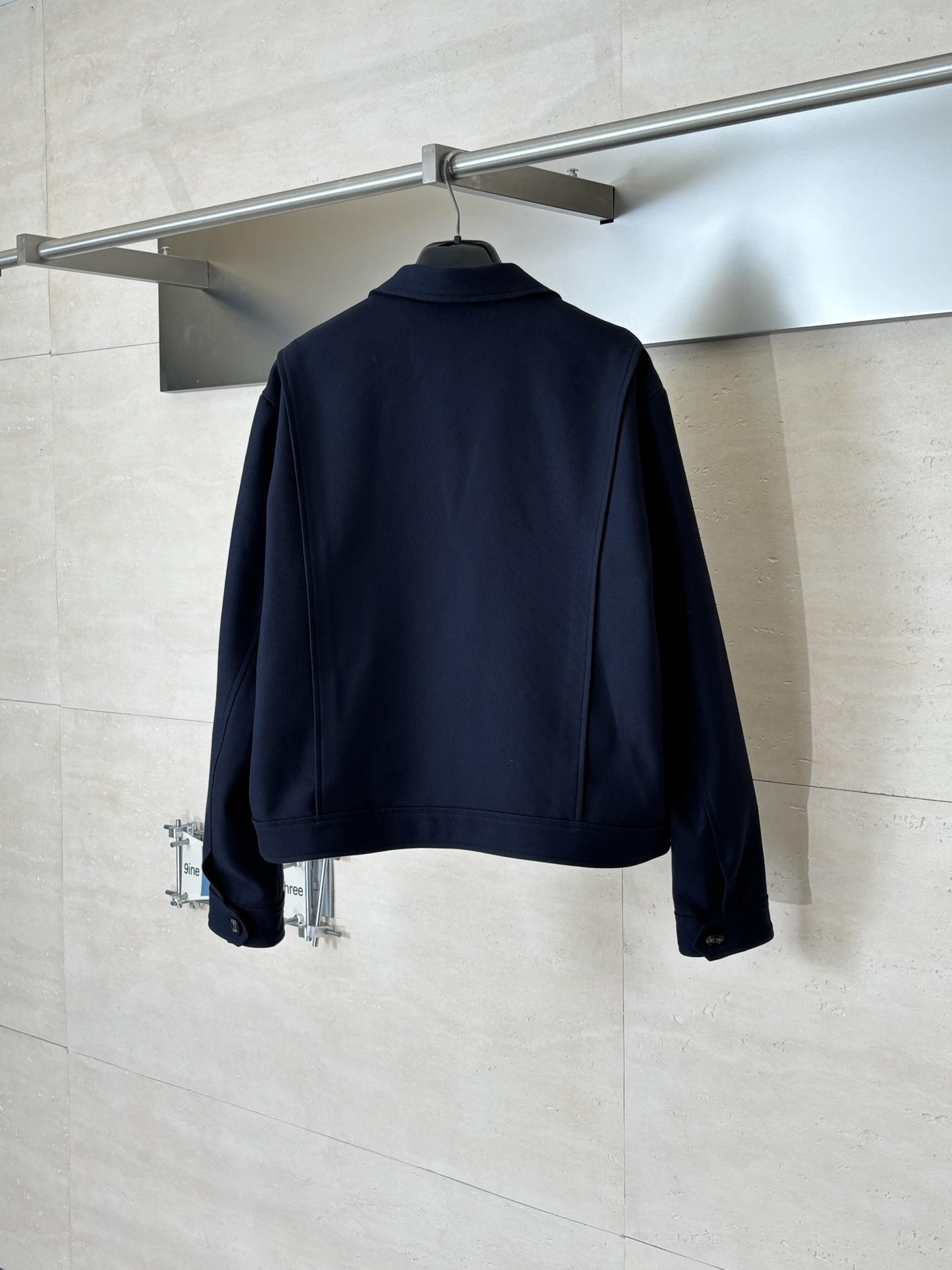 。Loew*/罗意威 SS26 早春新品西装领设计短款夹克外套Size：S/M/L/XL