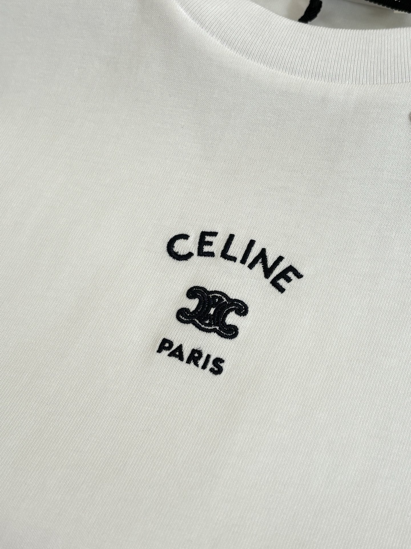 Celine Celin*/赛琳 SS26 凯旋门字母标识刺绣短袖T恤