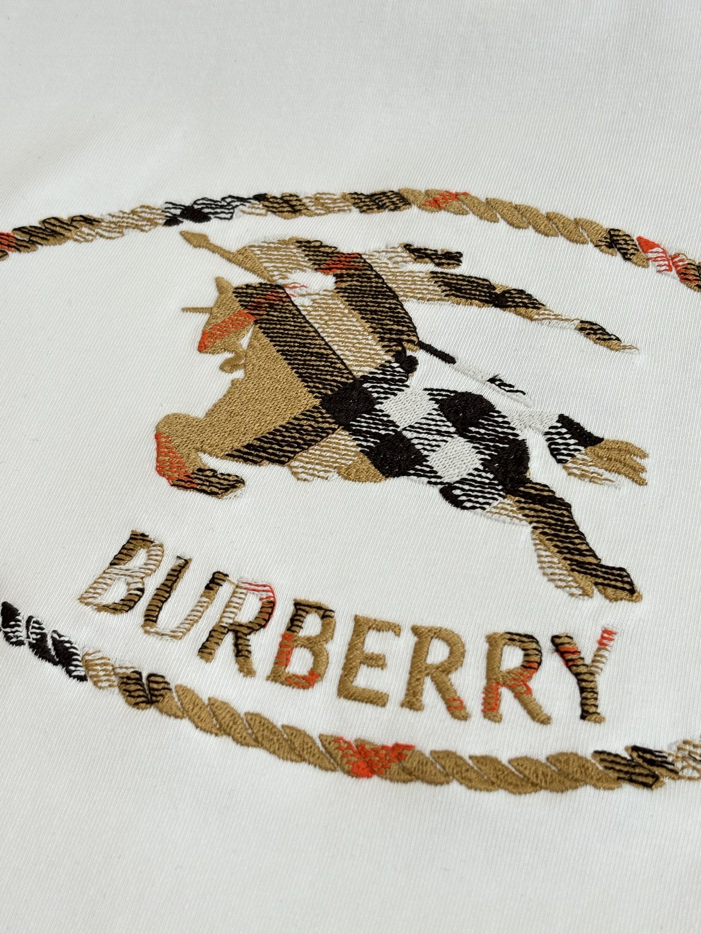 Burberry Burberr*/巴宝莉 SS26 格纹骑士马术印章刺绣圆领短袖T恤