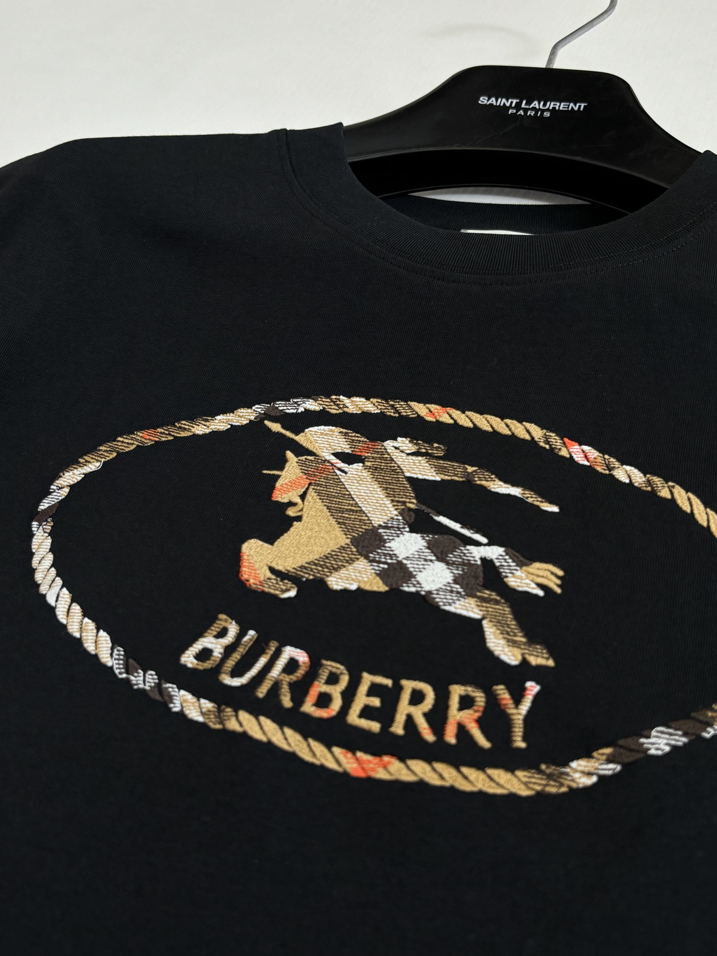 Burberry Burberr*/巴宝莉 SS26 格纹骑士马术印章刺绣圆领短袖T恤