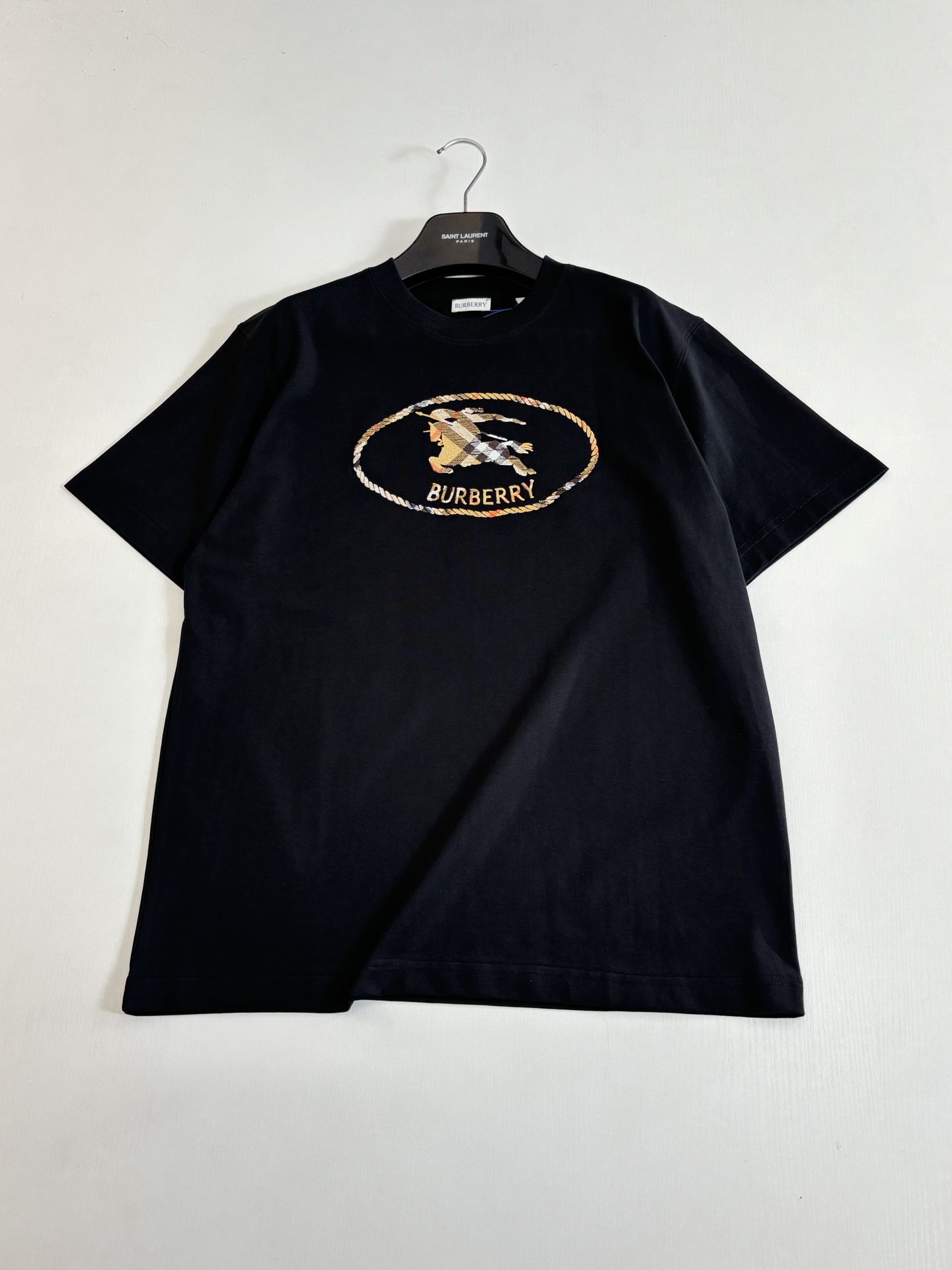 Burberry Burberr*/巴宝莉 SS26 格纹骑士马术印章刺绣圆领短袖T恤