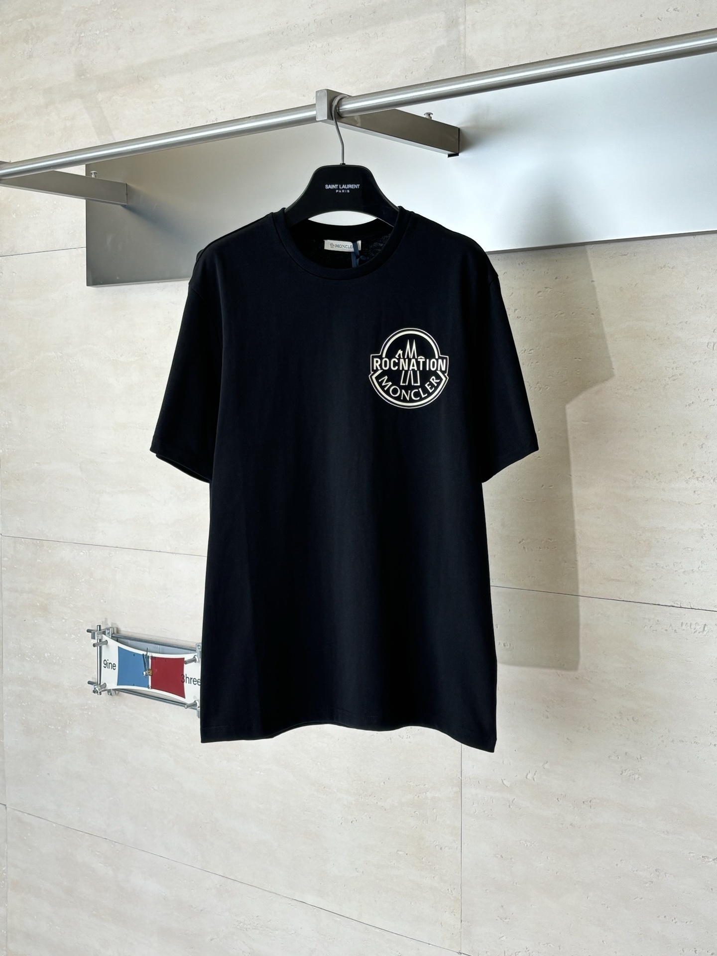 P125 Moncle*/Montclair Edición colaboración Roc Nation by JAY-Z, camiseta de manga corta con gran logo impreso, Talla: …