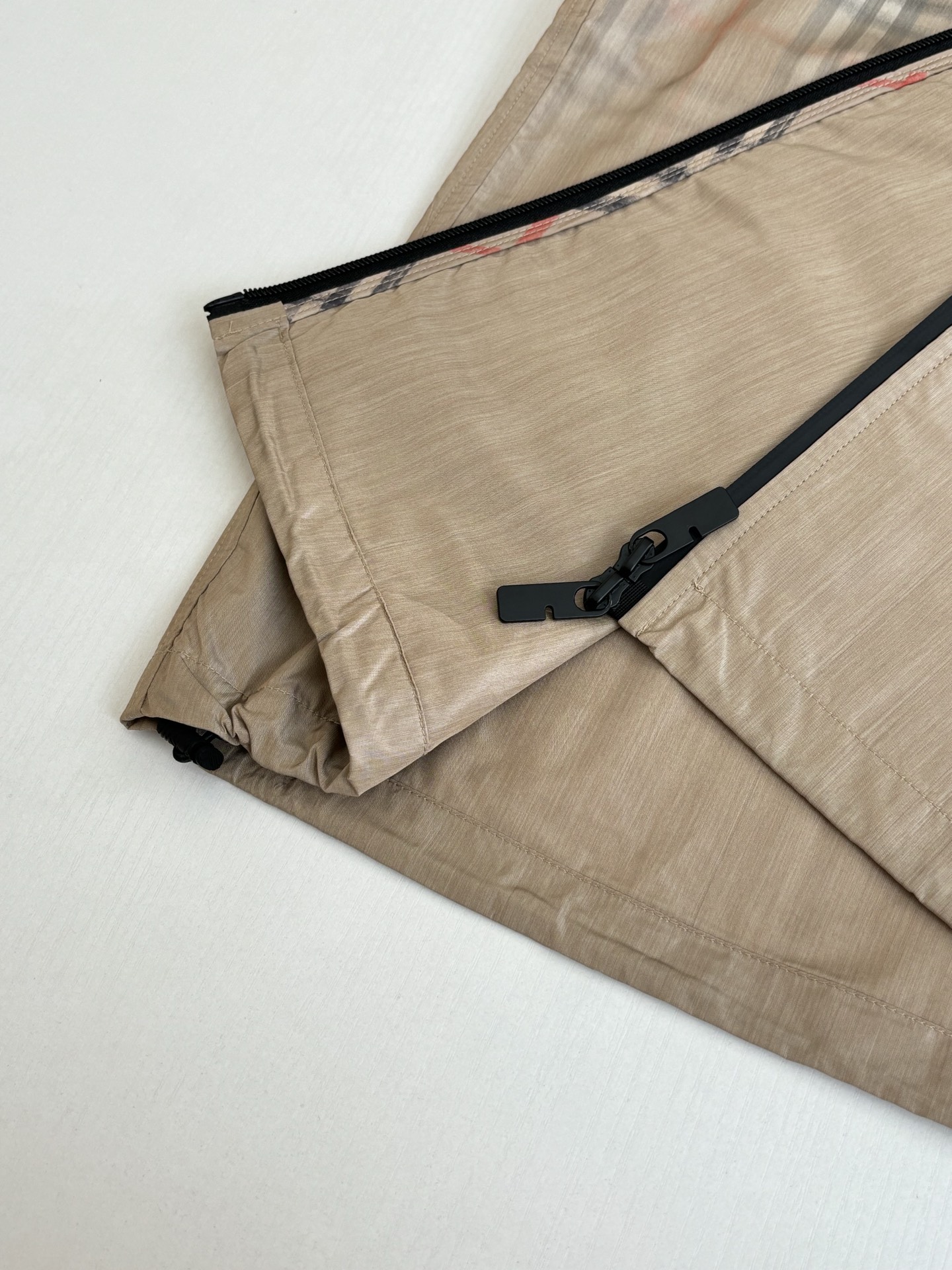 Burberry Burberr*/巴宝莉 渐变格纹连帽防风夹克外套