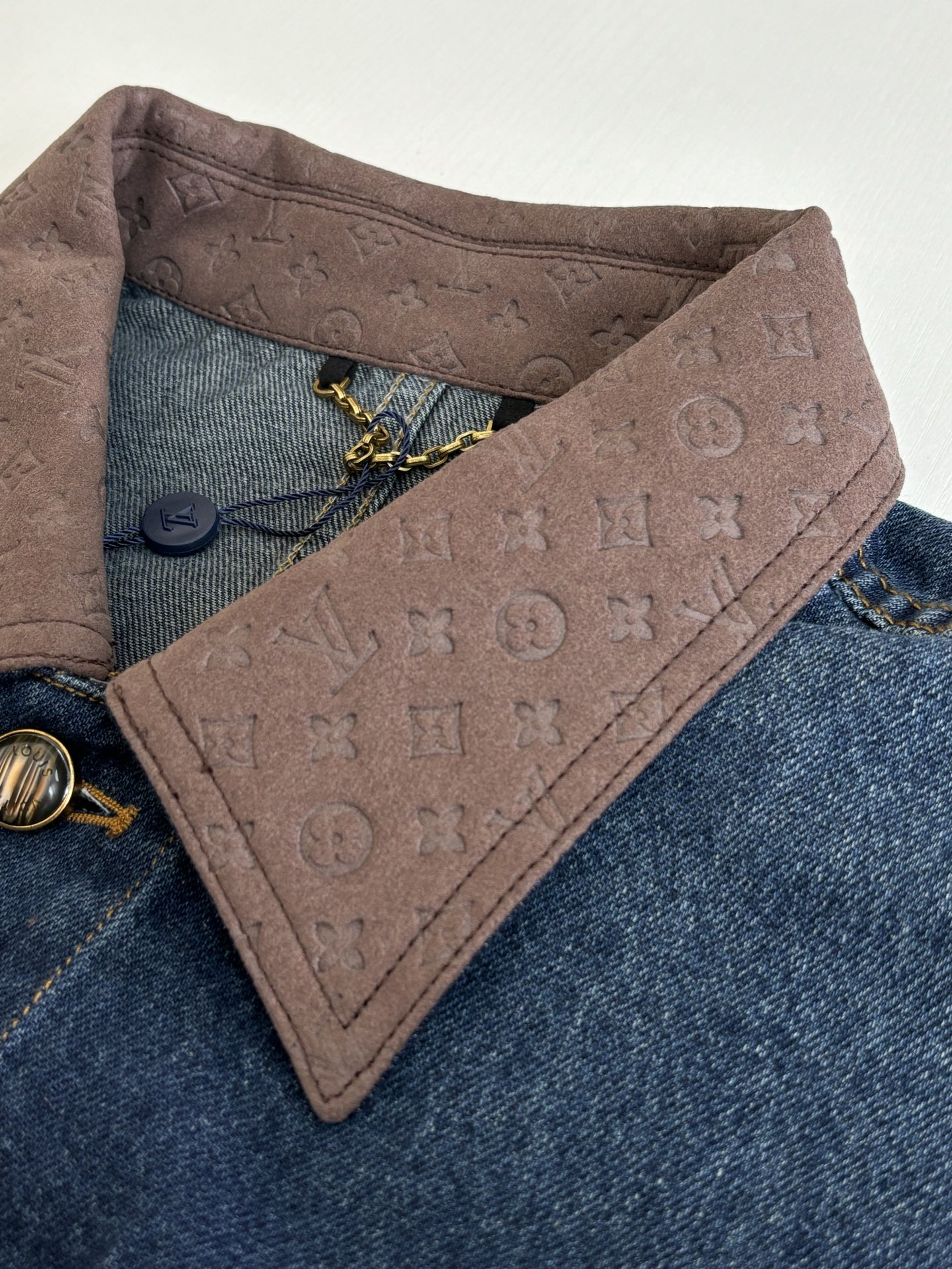 Louis Vuitton 1V/路易 老花皮质拼接袖口翻领牛仔夹克外套