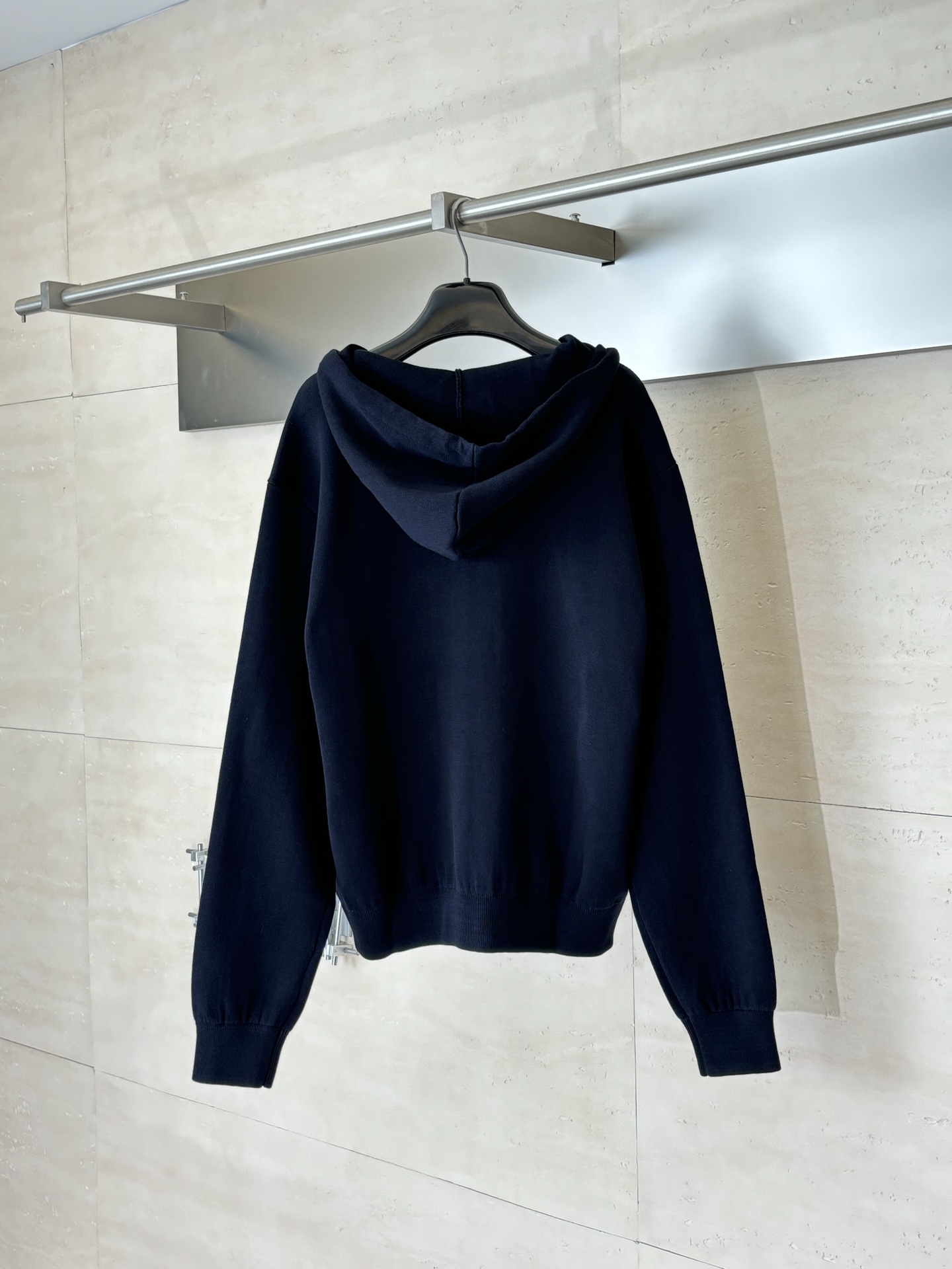 Louis Vuitton 1V/路易 SS26 标识皮标刺绣连帽拉链针织毛衣外套