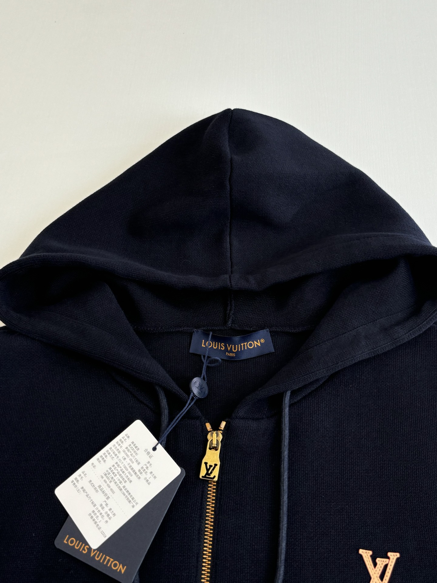 Louis Vuitton 1V/路易 SS26 标识皮标刺绣连帽拉链针织毛衣外套