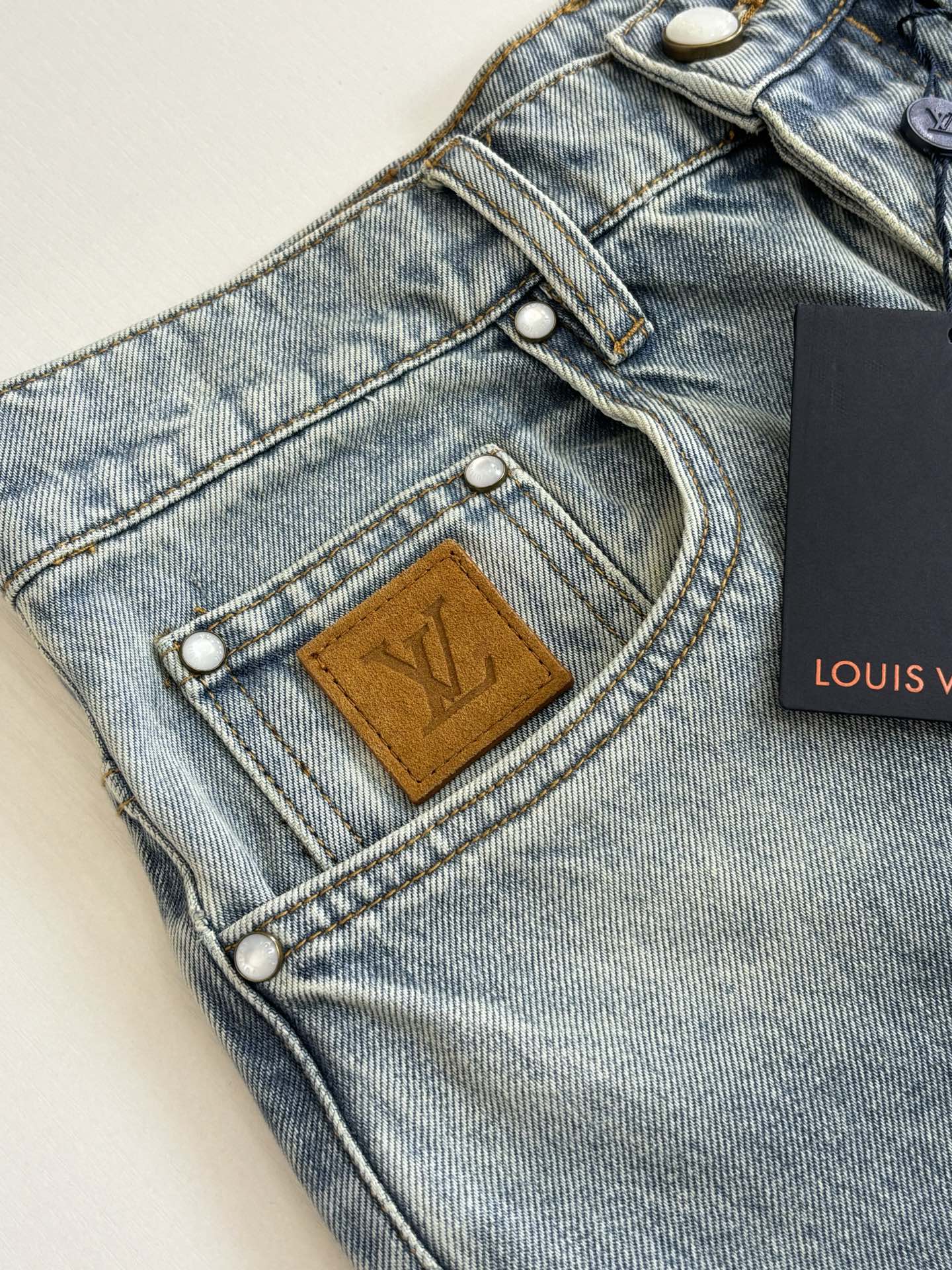 Louis Vuitton 1V/路易 做旧明线贴片工装阔腿牛仔裤