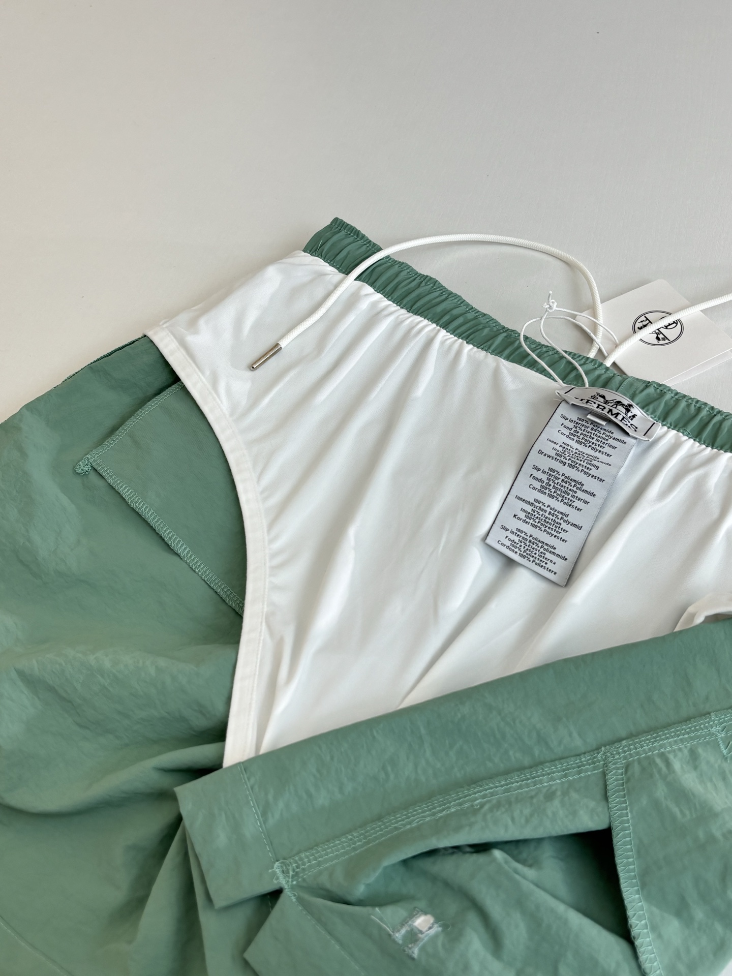 Hermès Hreme*/爱马仕 同色系小标刺绣沙滩速干短裤