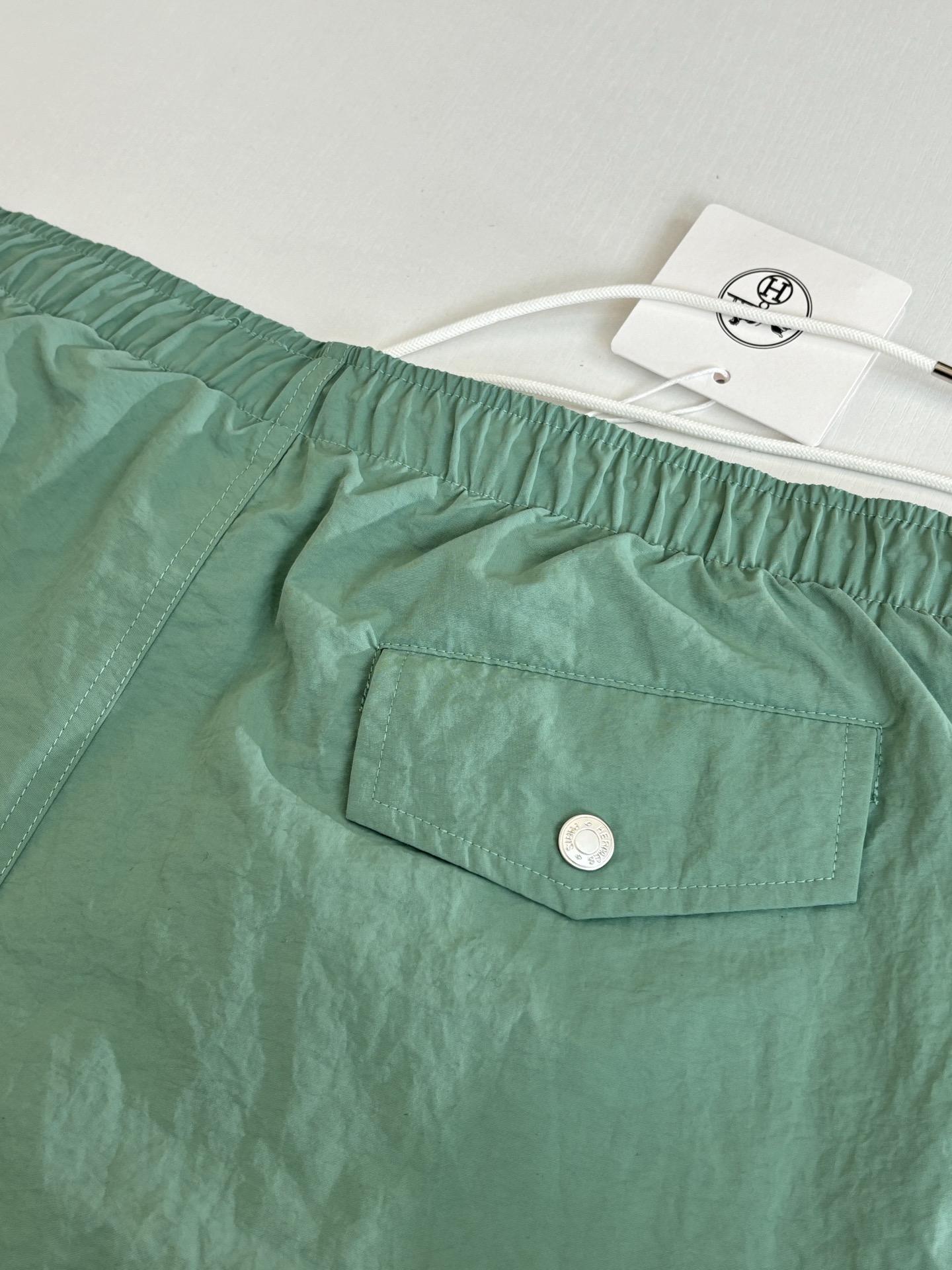 Hermès Hreme*/爱马仕 同色系小标刺绣沙滩速干短裤