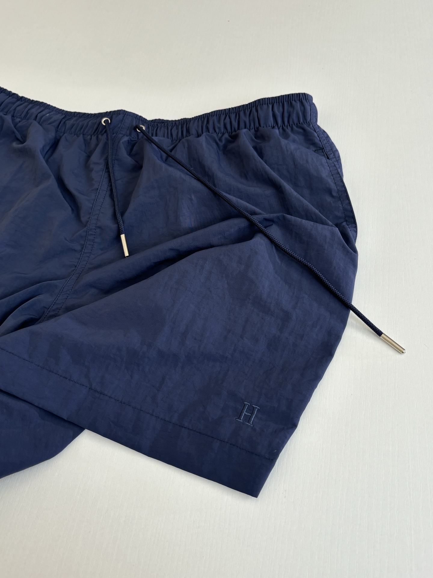 Hermès Hreme*/爱马仕 同色系小标刺绣沙滩速干短裤