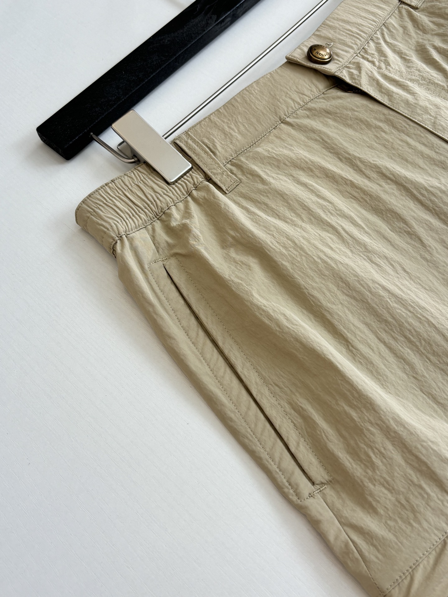 Louis Vuitton 1V/路易 SS26 纯色直筒登山工装休闲长裤