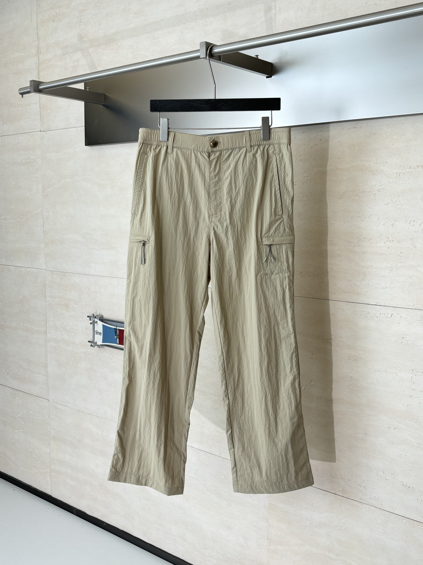 Louis Vuitton 1V/路易 SS26 纯色直筒登山工装休闲长裤