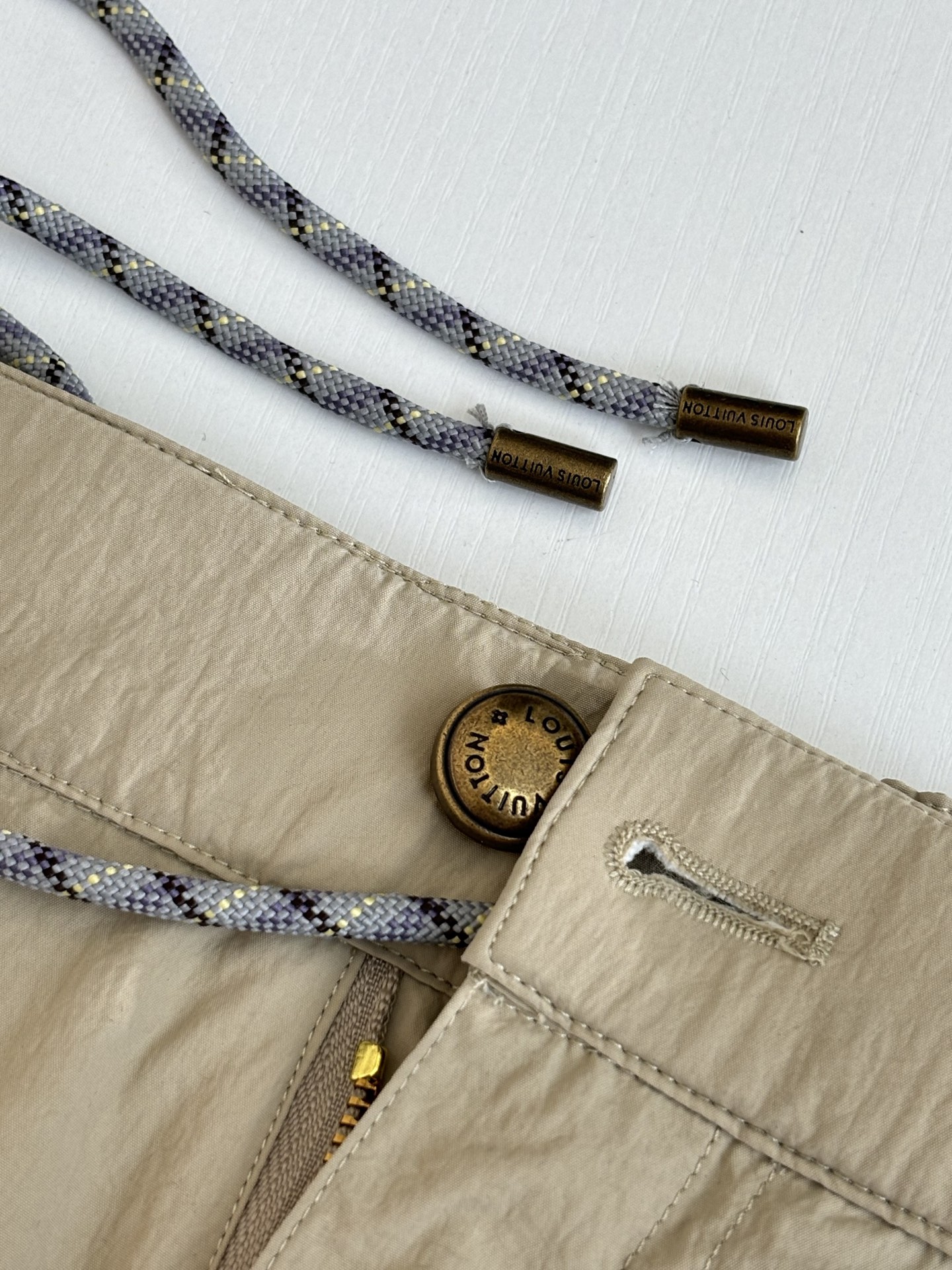 Louis Vuitton 1V/路易 SS26 纯色直筒登山工装休闲长裤