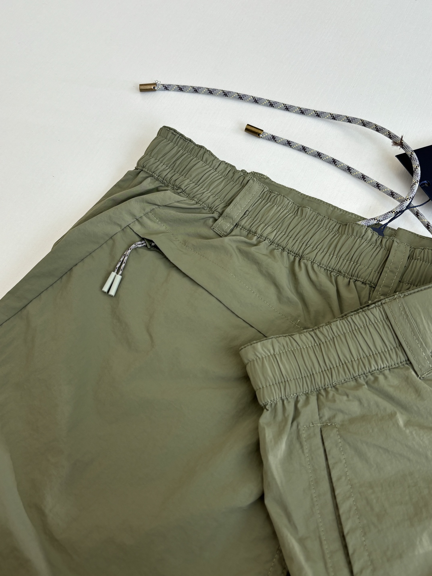 Louis Vuitton 1V/路易 SS26 纯色直筒登山工装休闲长裤