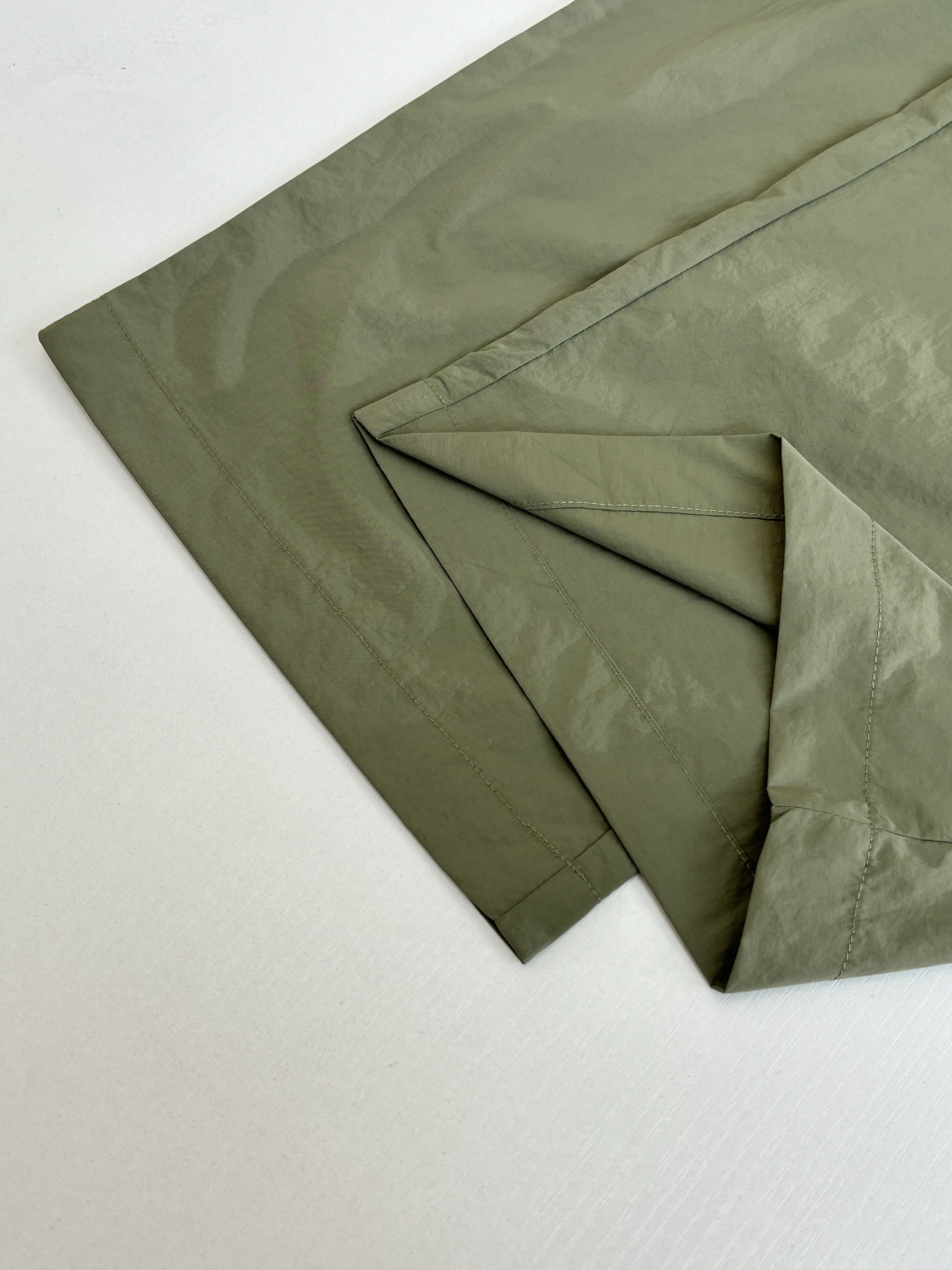 Louis Vuitton 1V/路易 SS26 纯色直筒登山工装休闲长裤