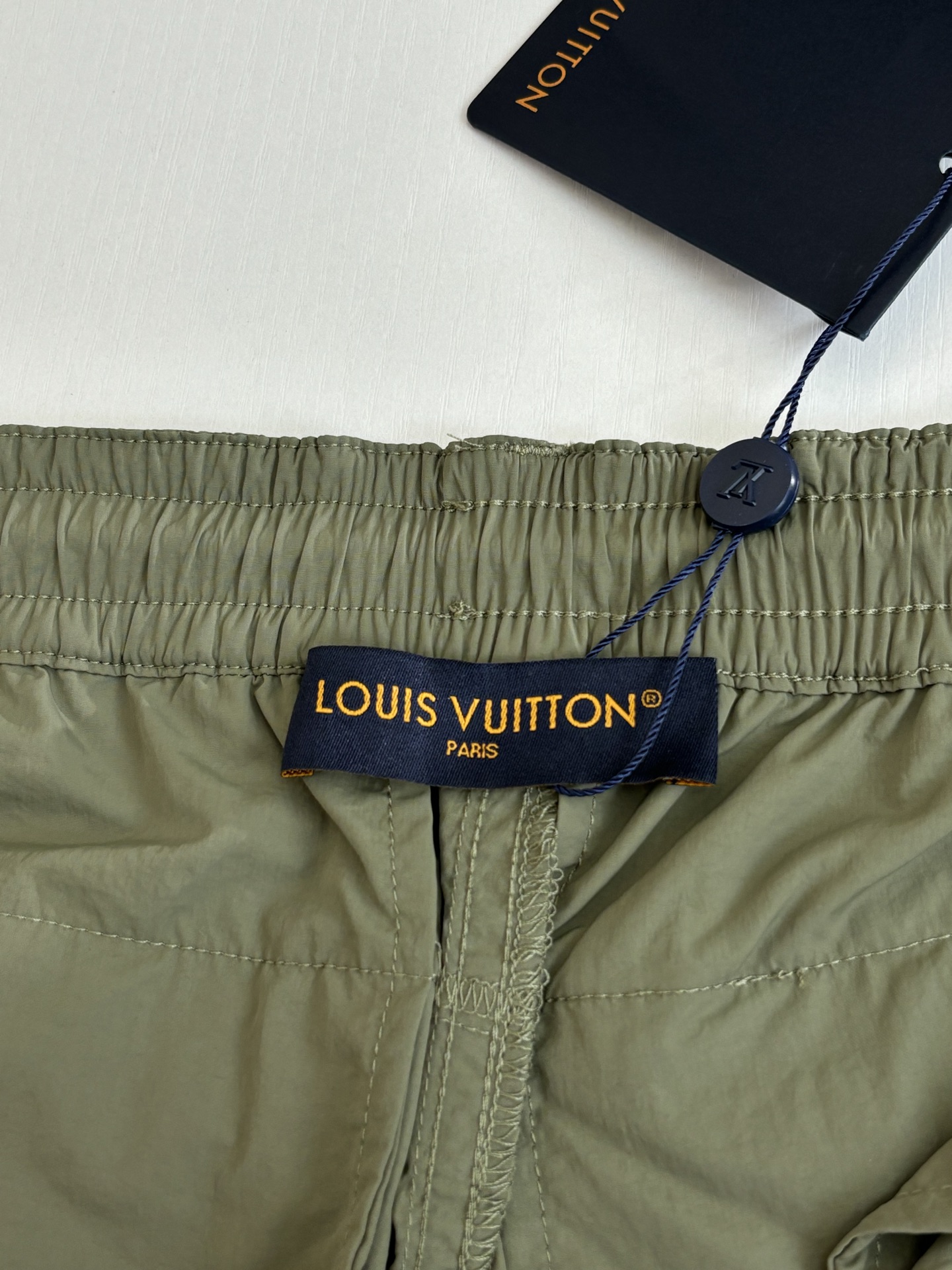 Louis Vuitton 1V/路易 SS26 纯色直筒登山工装休闲长裤