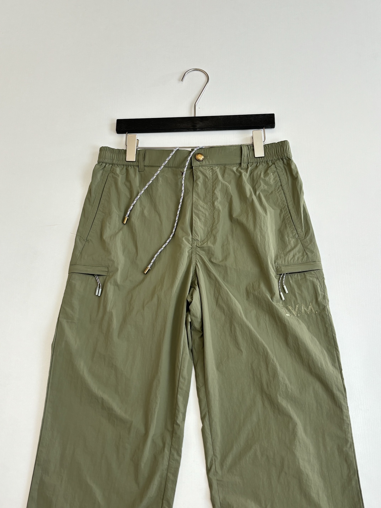Louis Vuitton 1V/路易 SS26 纯色直筒登山工装休闲长裤