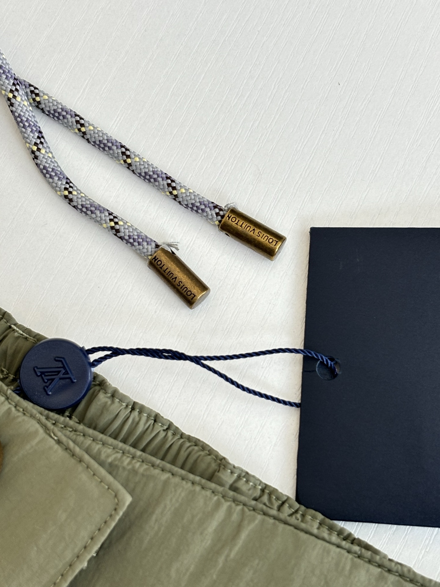 Louis Vuitton 1V/路易 SS26 纯色直筒登山工装休闲长裤